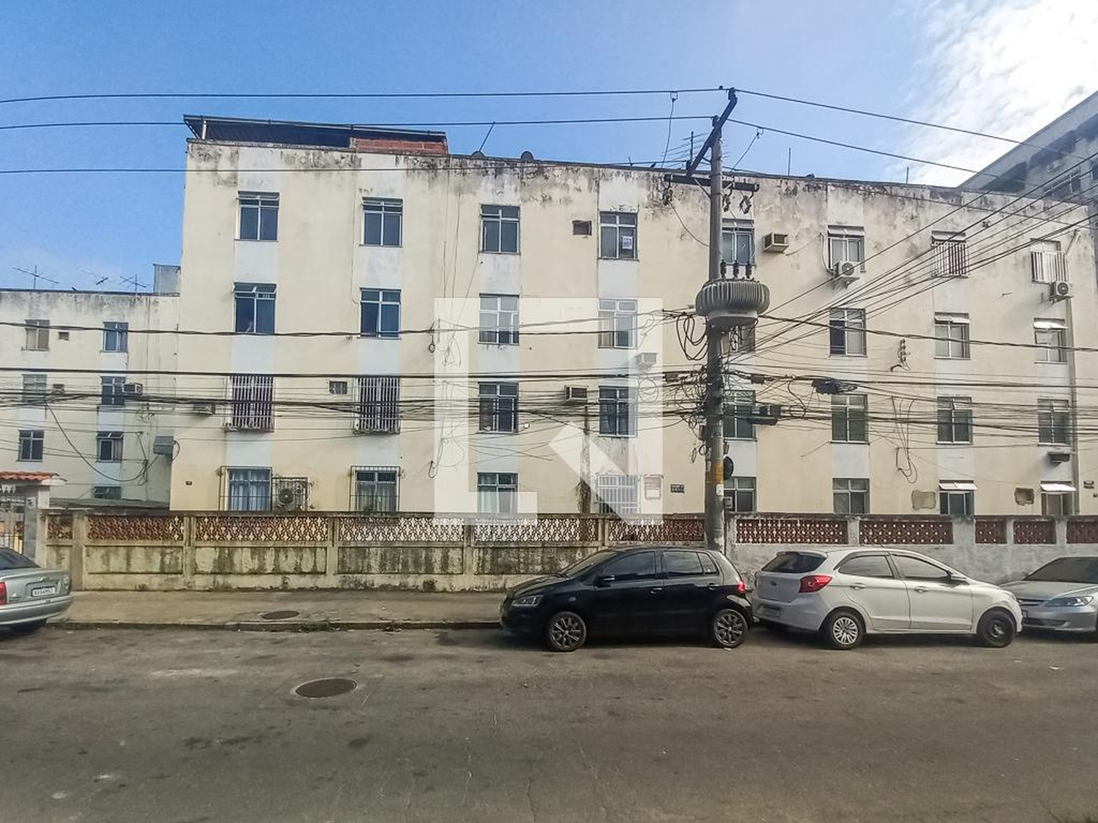 Fachada do Prédio Condomínio em Rua Jorge Gonçalves de Araújo, 200