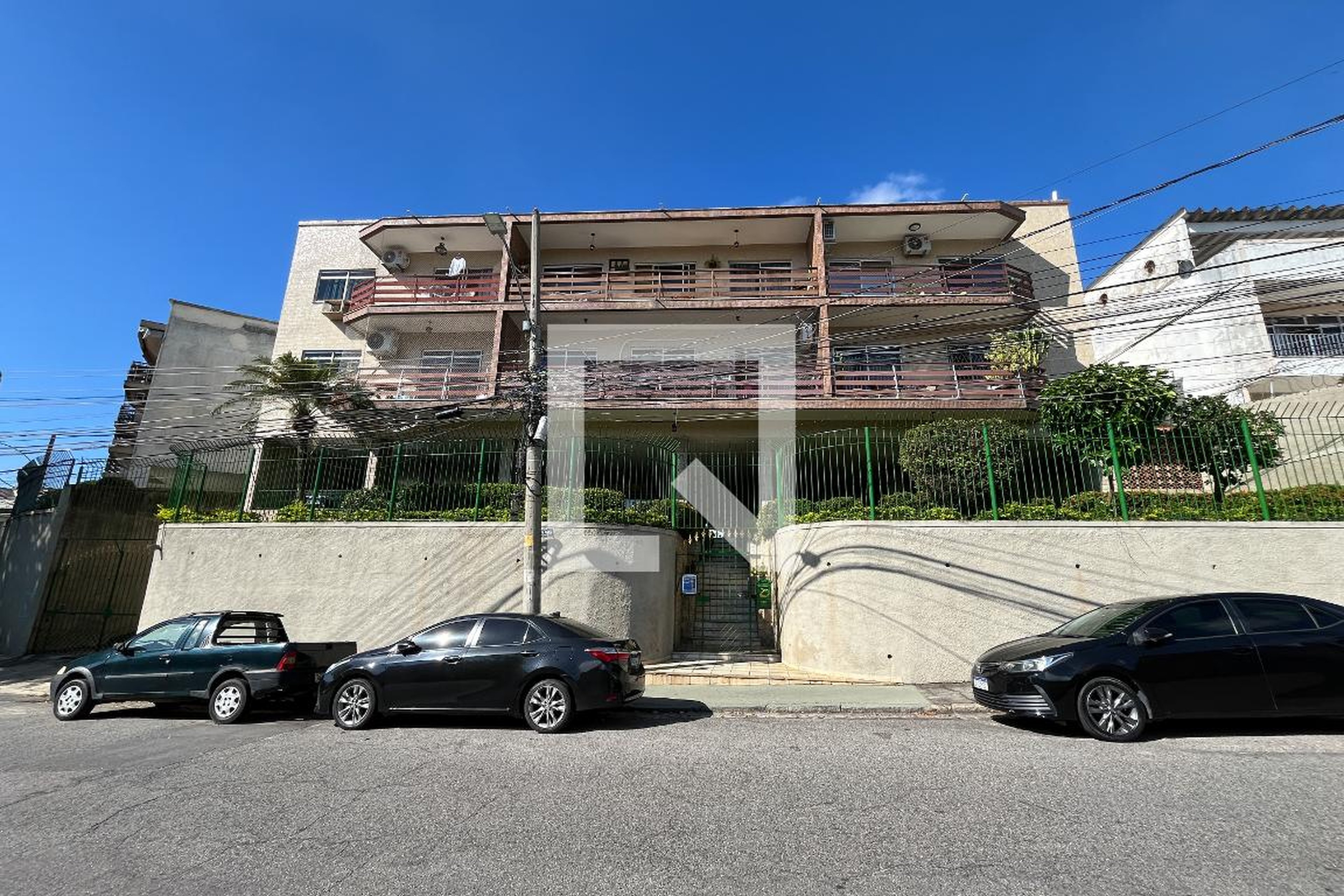 Fachada Condomínio em Rua Orestes Rosólia, 245