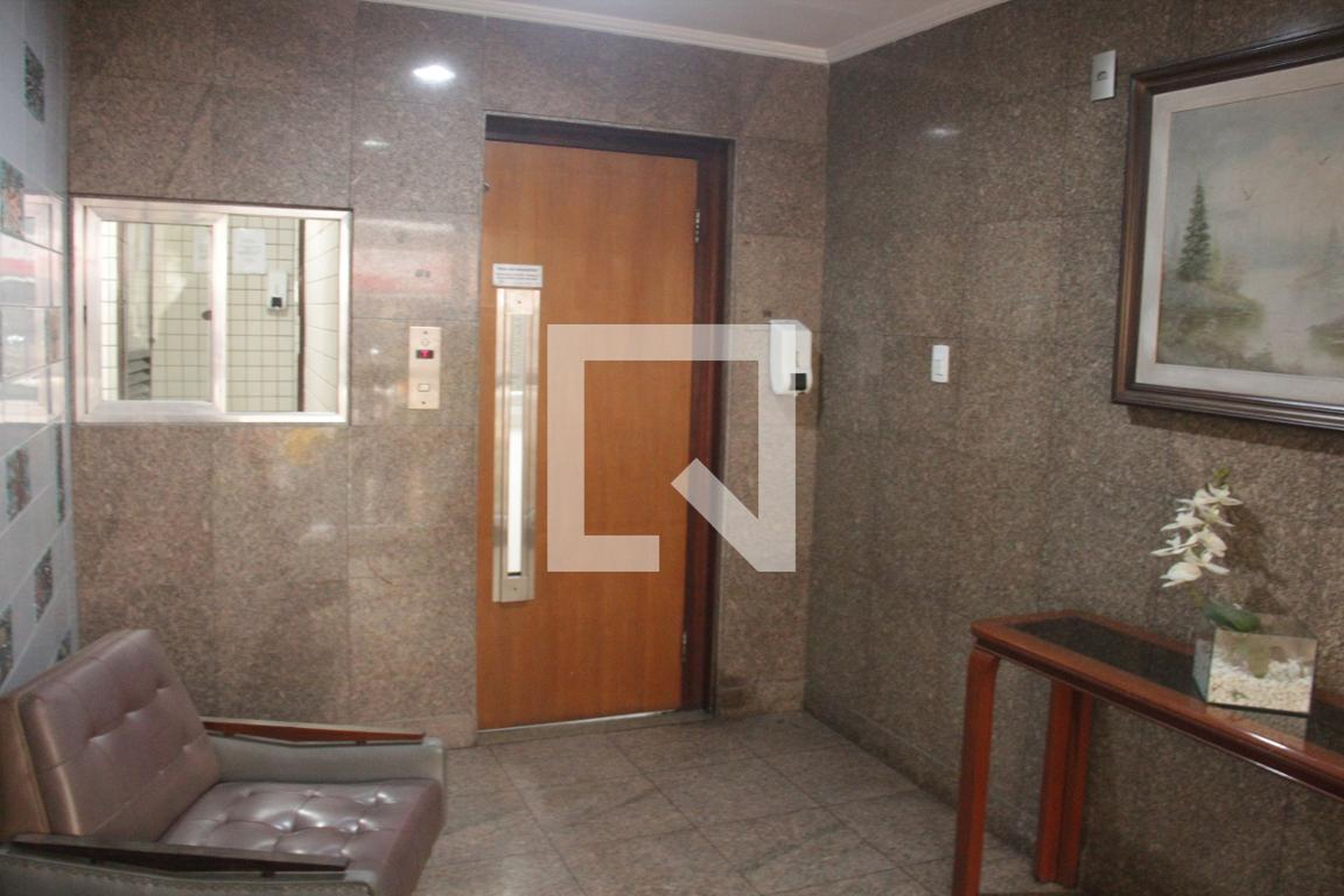 Hall de entrada - ED. Cristóvão Colombo