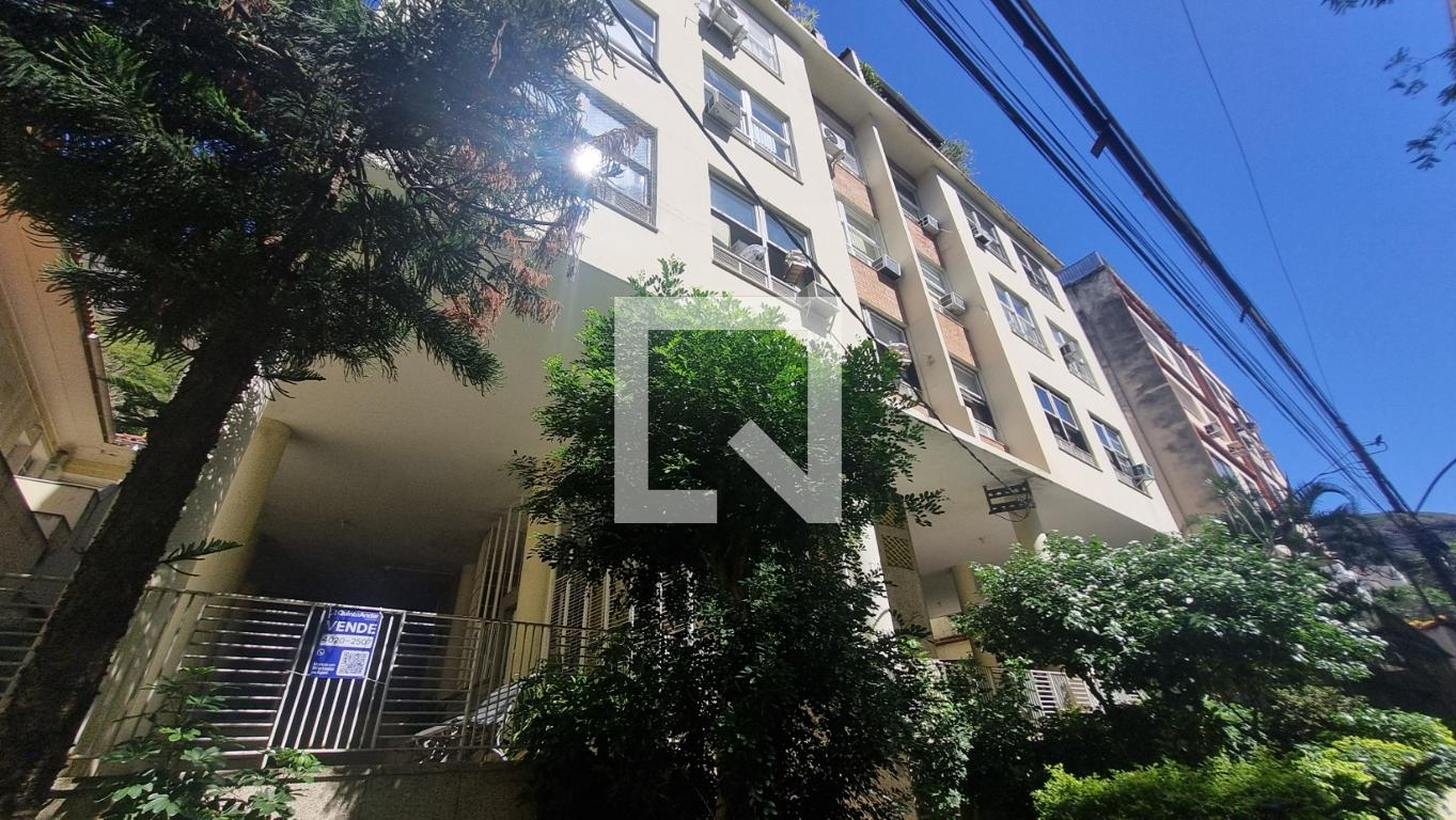 Fachada Condomínio em Rua Comendador Martineli, 173