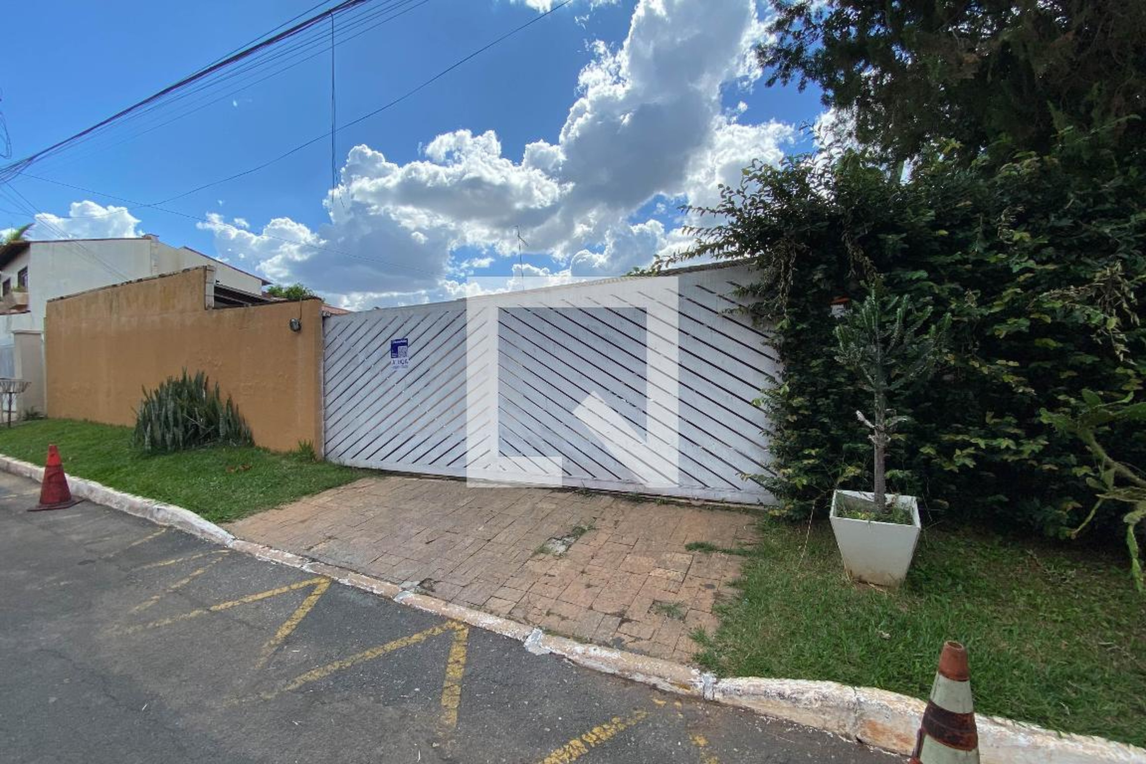 Fachada Condomínio Jardim Botanico VI