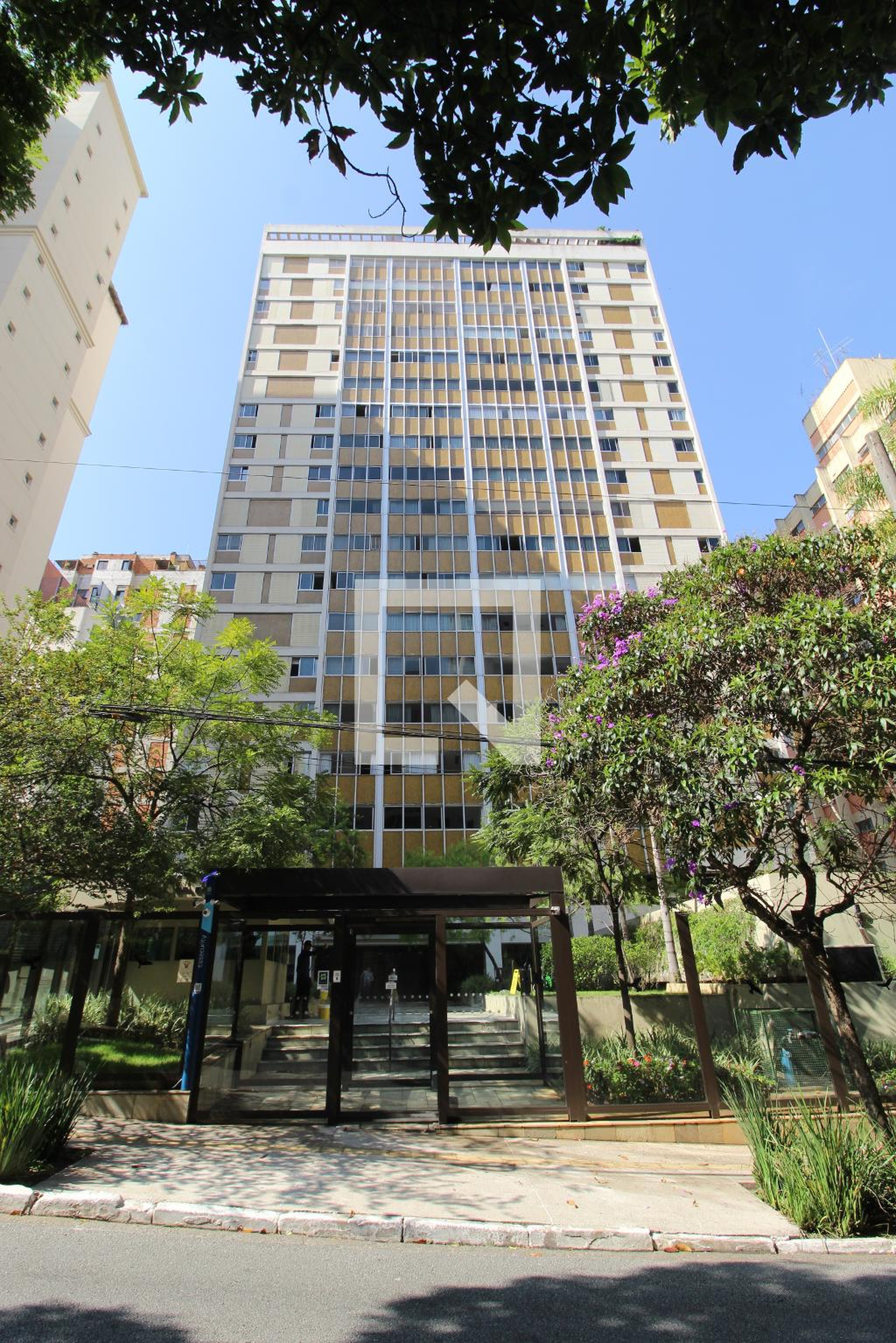 Fachada do Prédio Condomínio Orleans