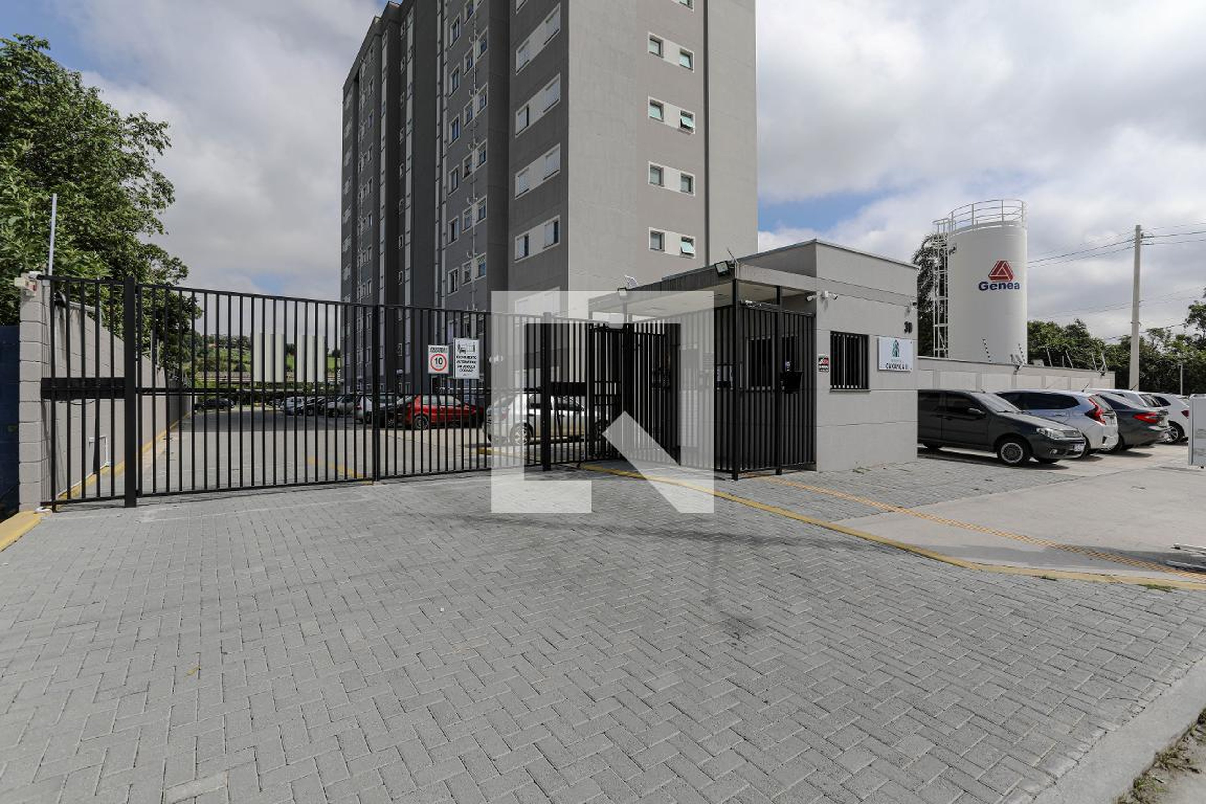 Fachada Condomínio em Rua Zulmira Gara Matias, 83