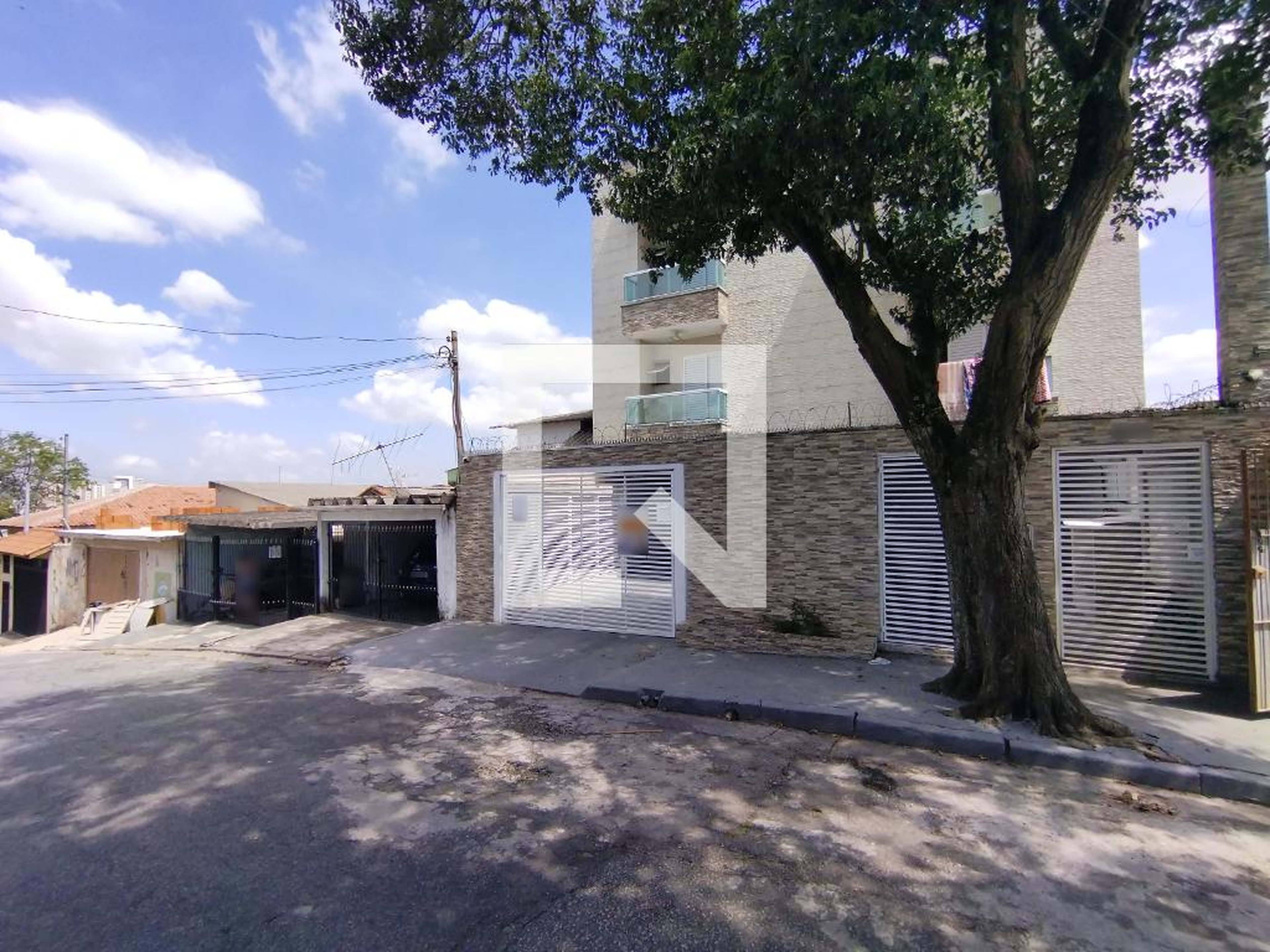 Fachada Condomínio Sarambé