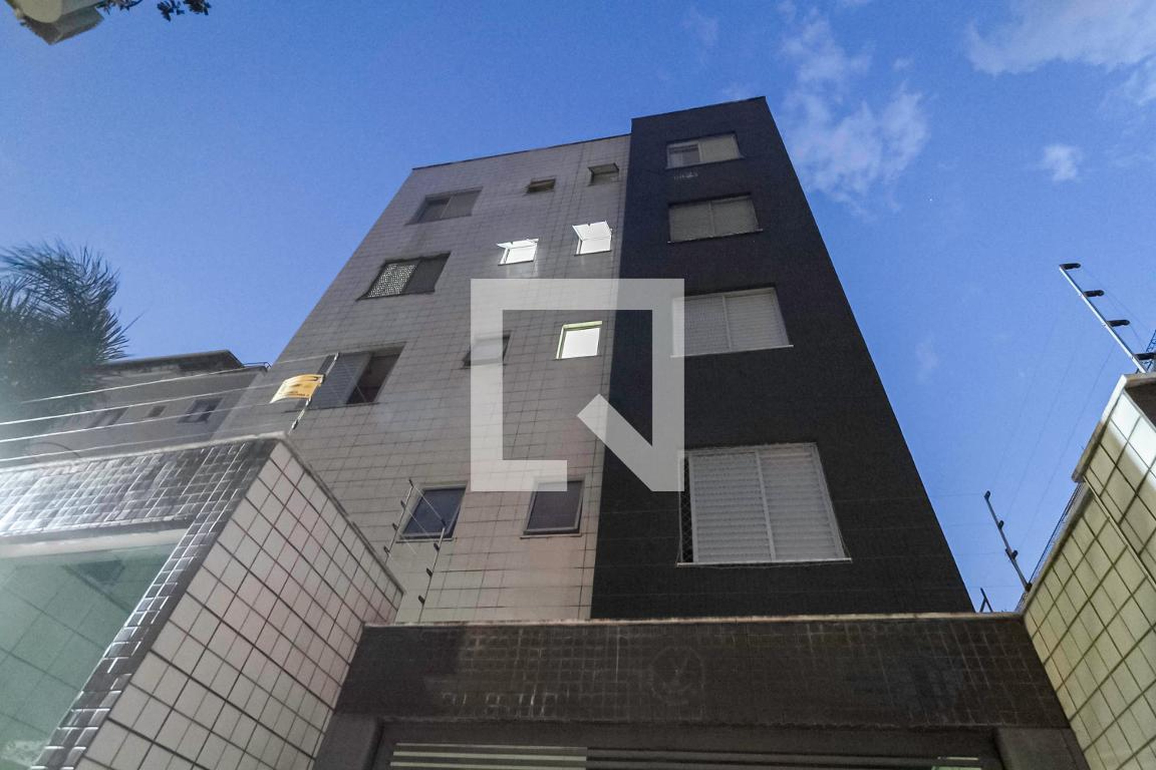 Fachada Condomínio em Rua Desembargador Fernando Bhering, 78