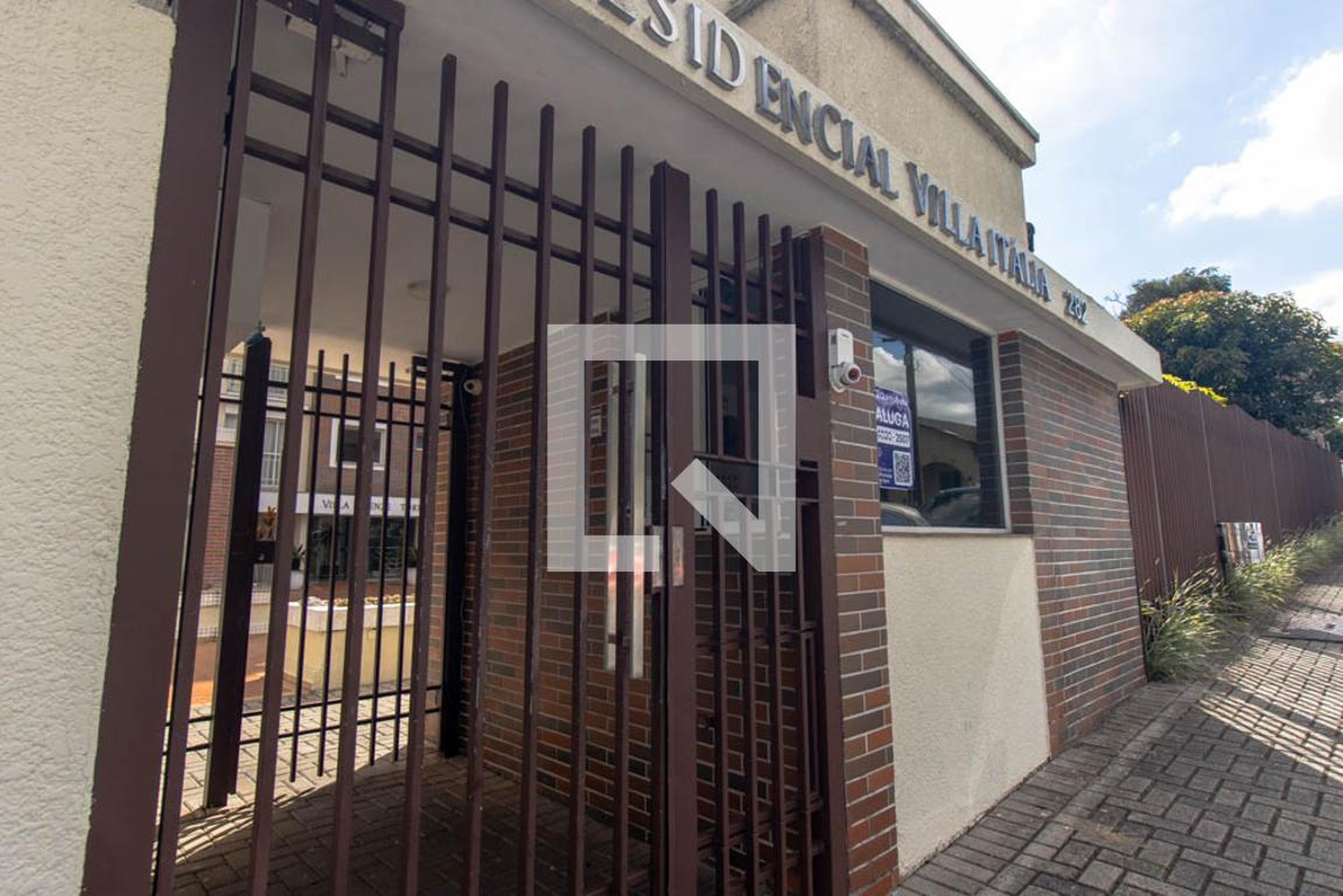 Fachada do Condomínio Condomínio Villa Capri Torre A