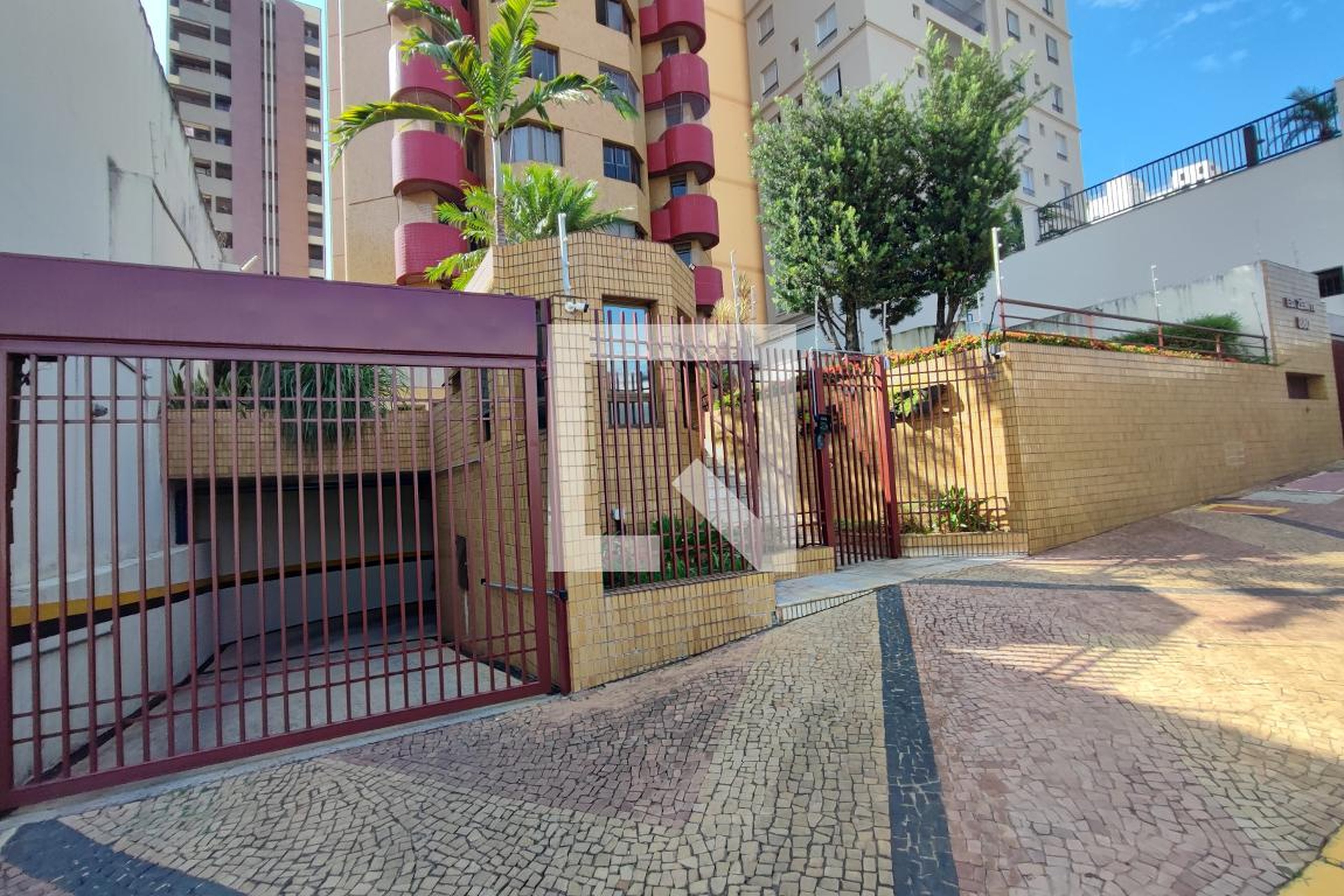 Fachada do Condomínio Condomínio em Rua Major Solon, 880