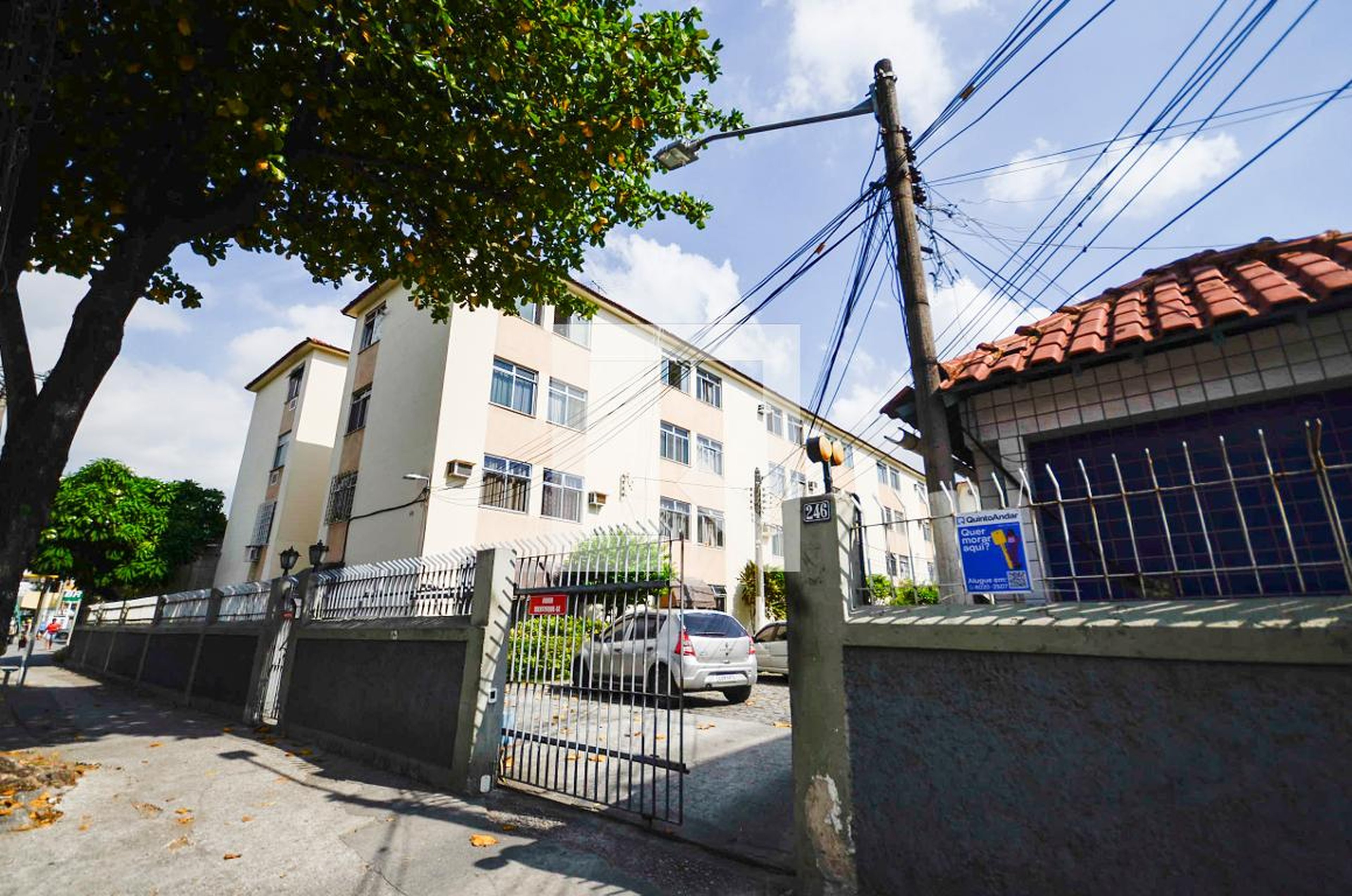 Fachada Condomínio em Rua Sousa Barros, 246