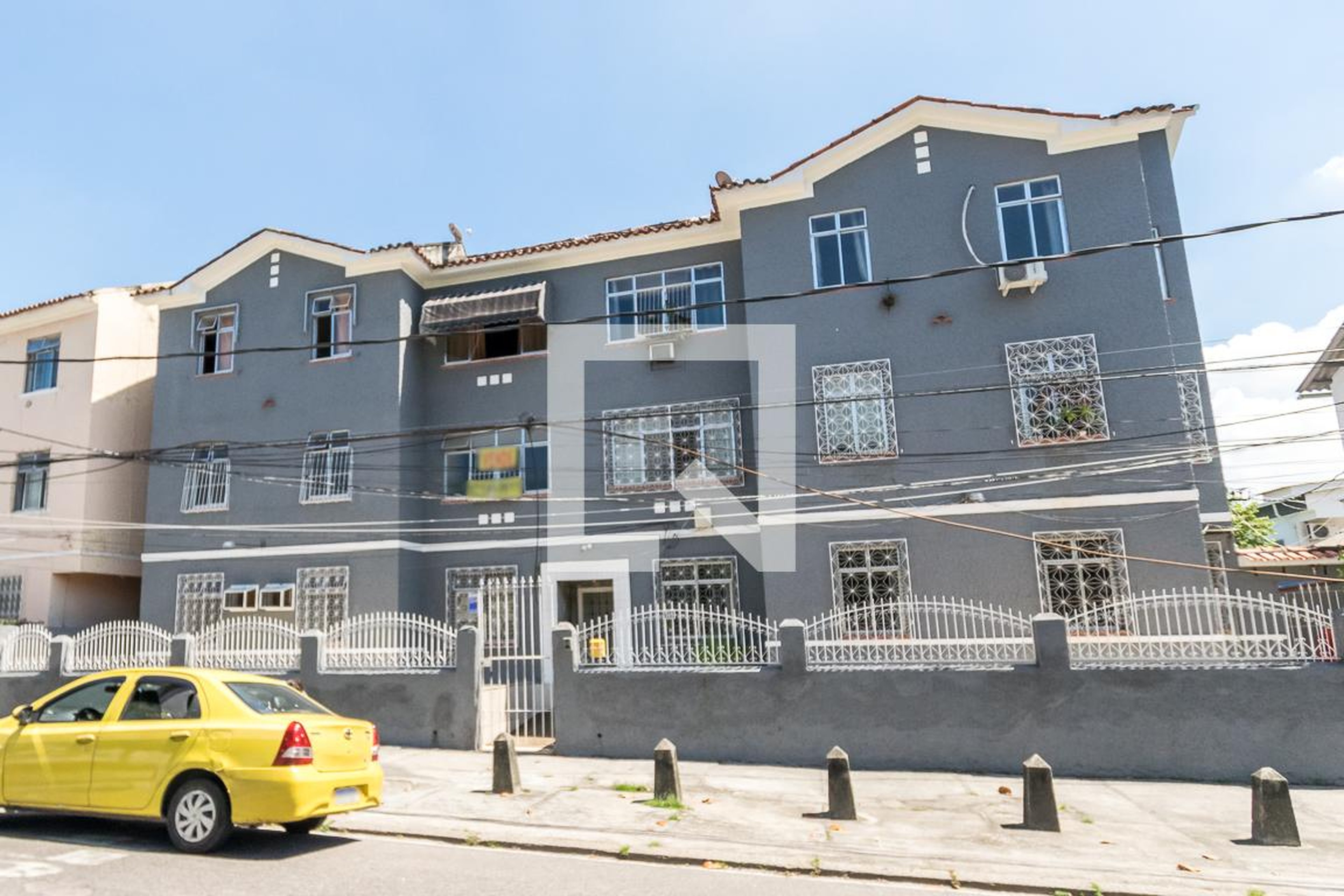 Fachada do Prédio Condomínio em Avenida Meriti, 169