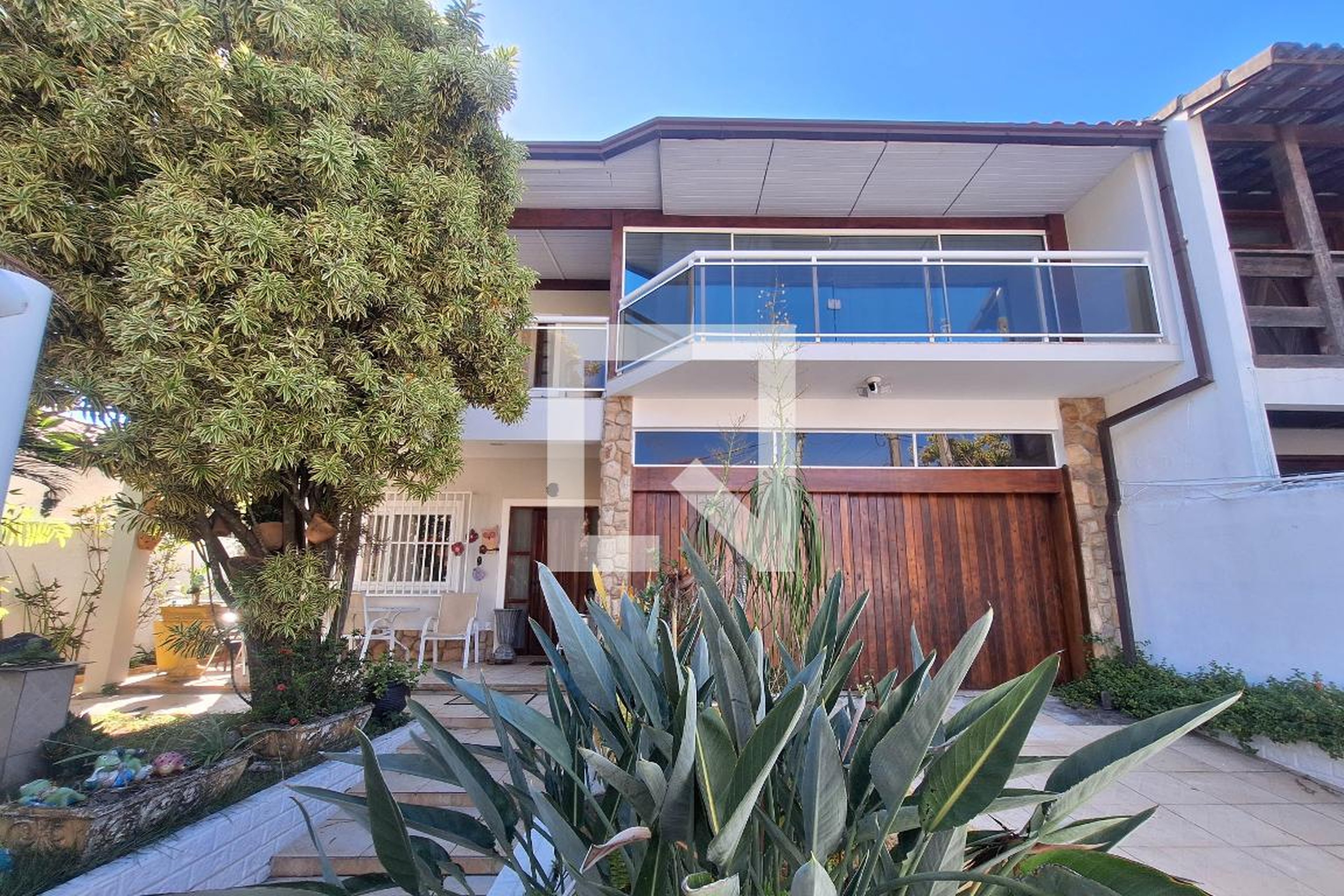 Fachada Condomínio em Rua Milton da Rocha Soares, 88