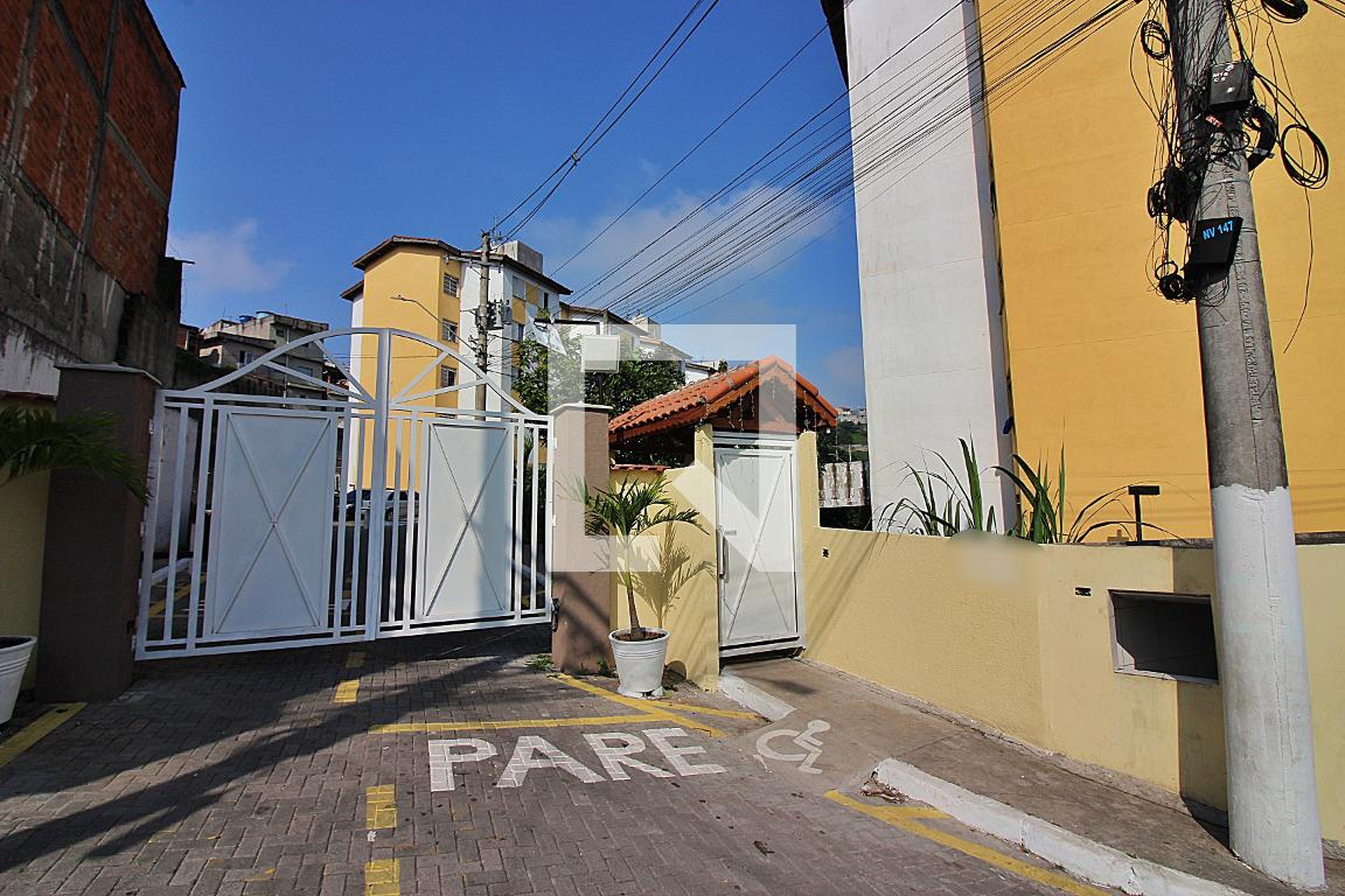 Fachada Condomínio em Rua Celso Zoratti, 231