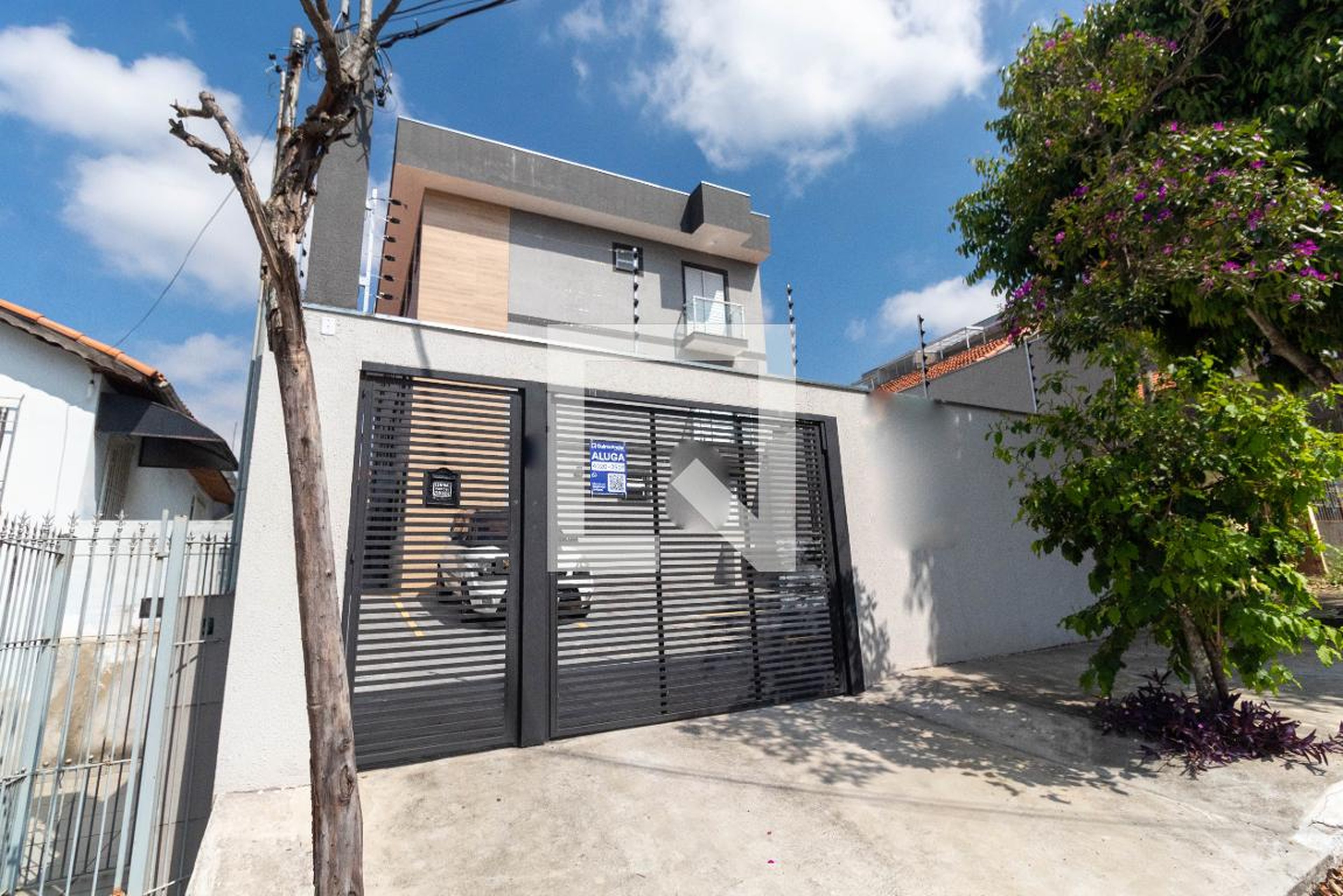 Fachada do Prédio Condomínio em Rua Juciri, 126