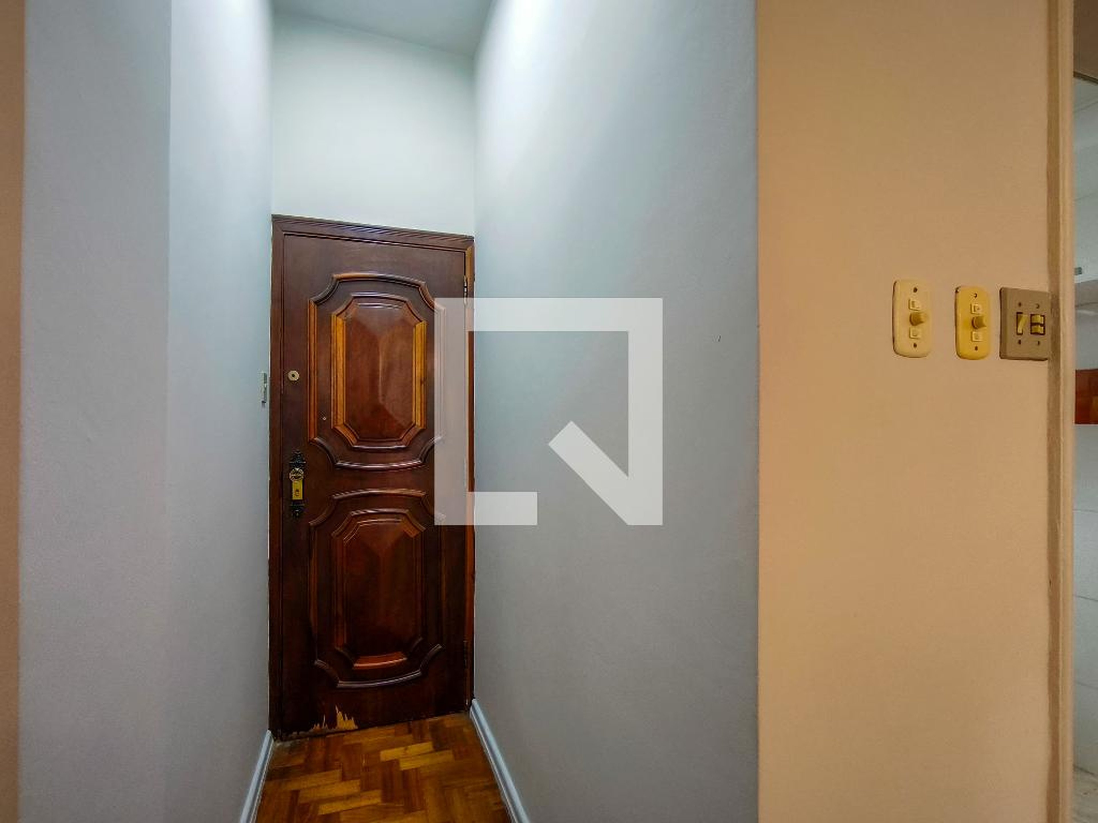 Entrada - Moura Brito