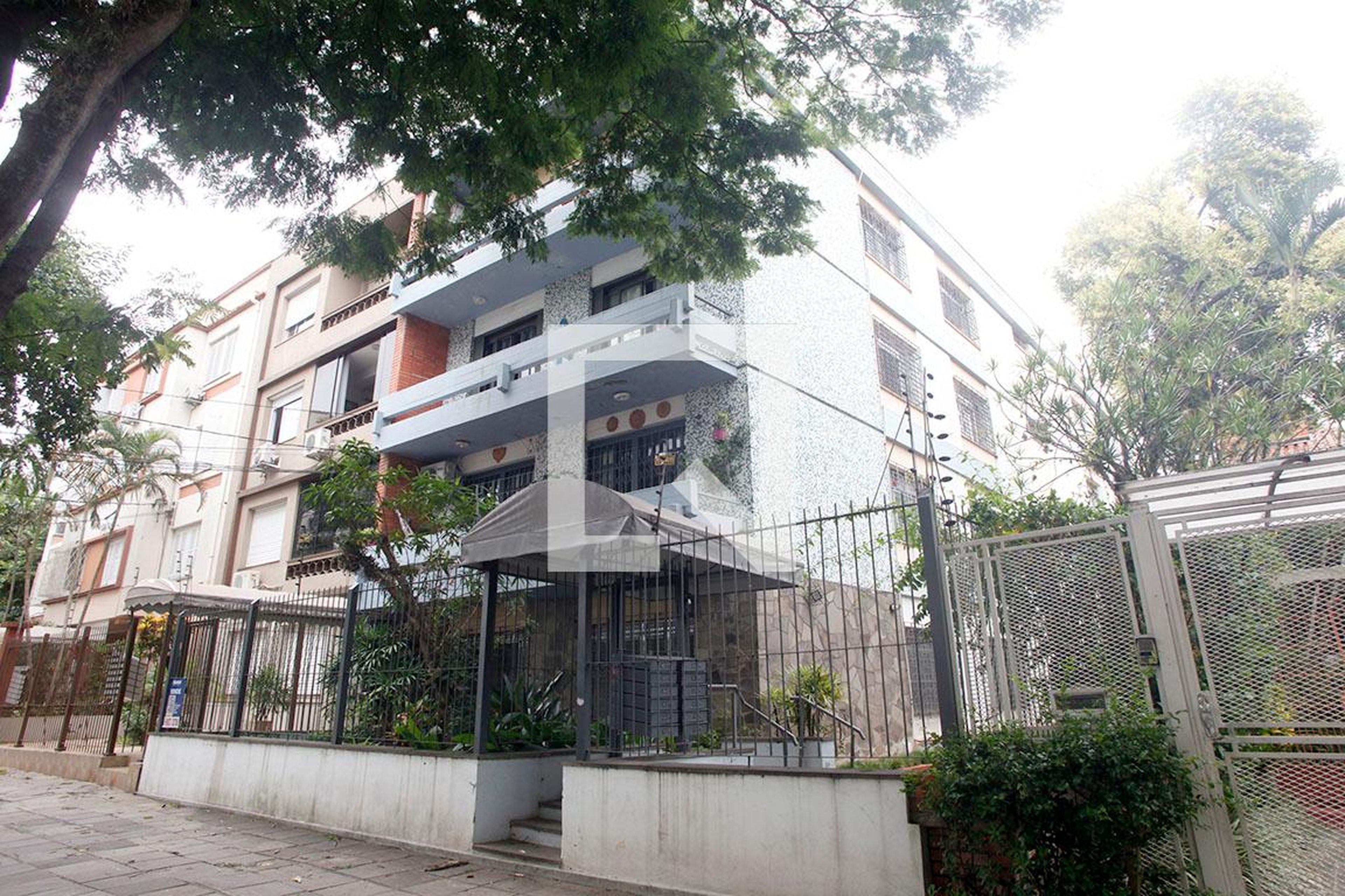 Fachada Condomínio em Rua Santa Cecília, 1650