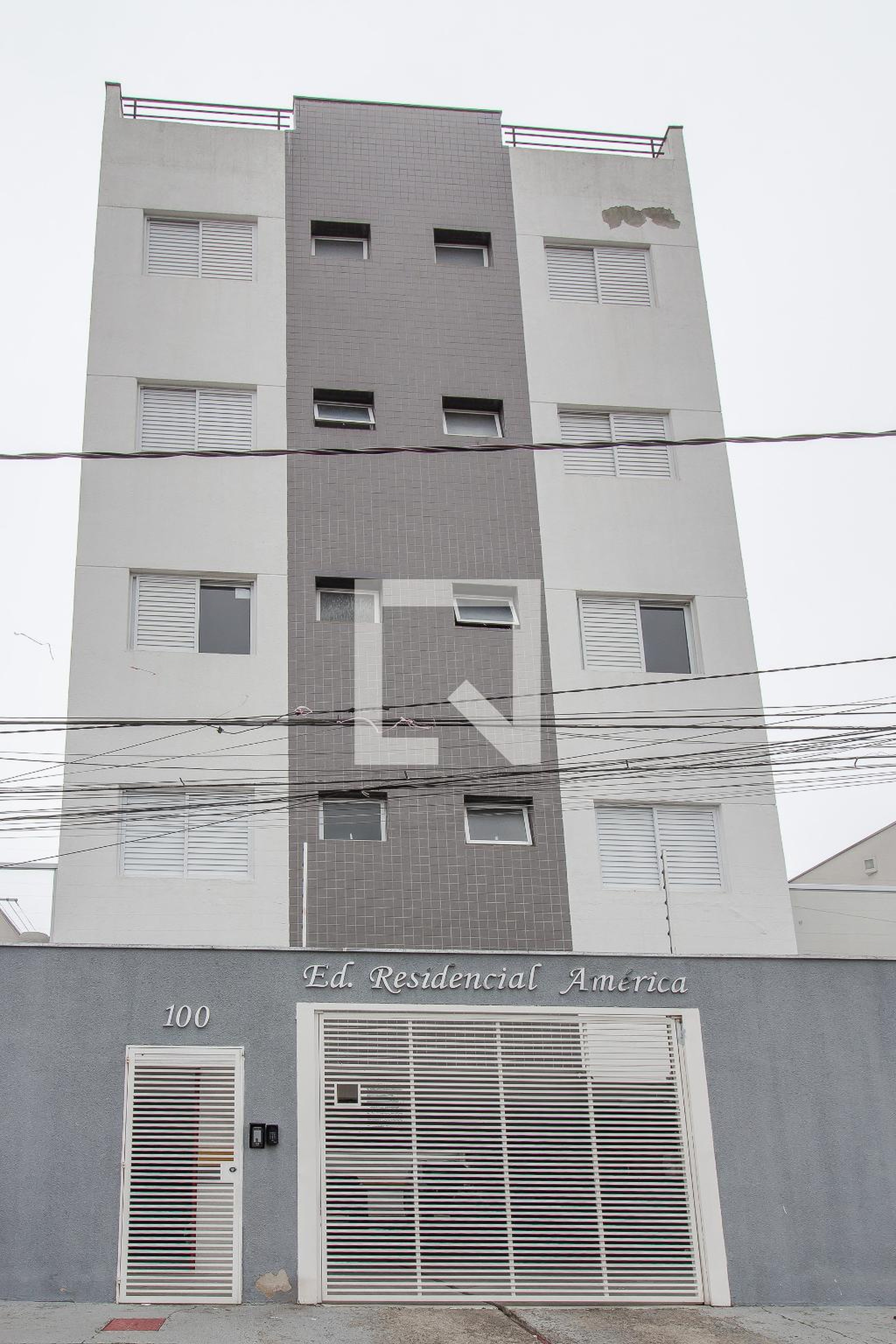 Fachada Condomínio em Rua Inácio José de Morais, 100