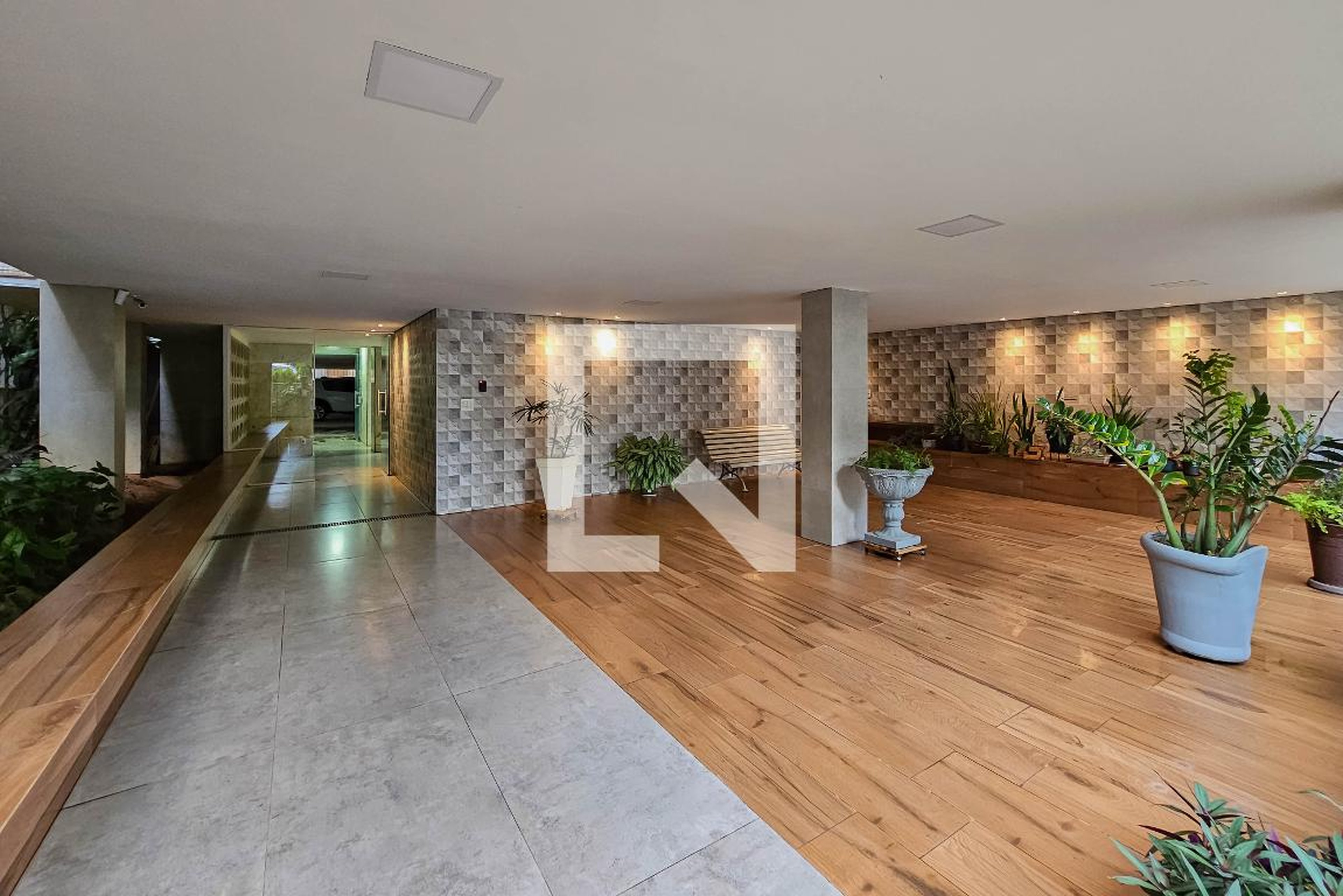 Hall social Condomínio em Avenida do Contorno, 4894