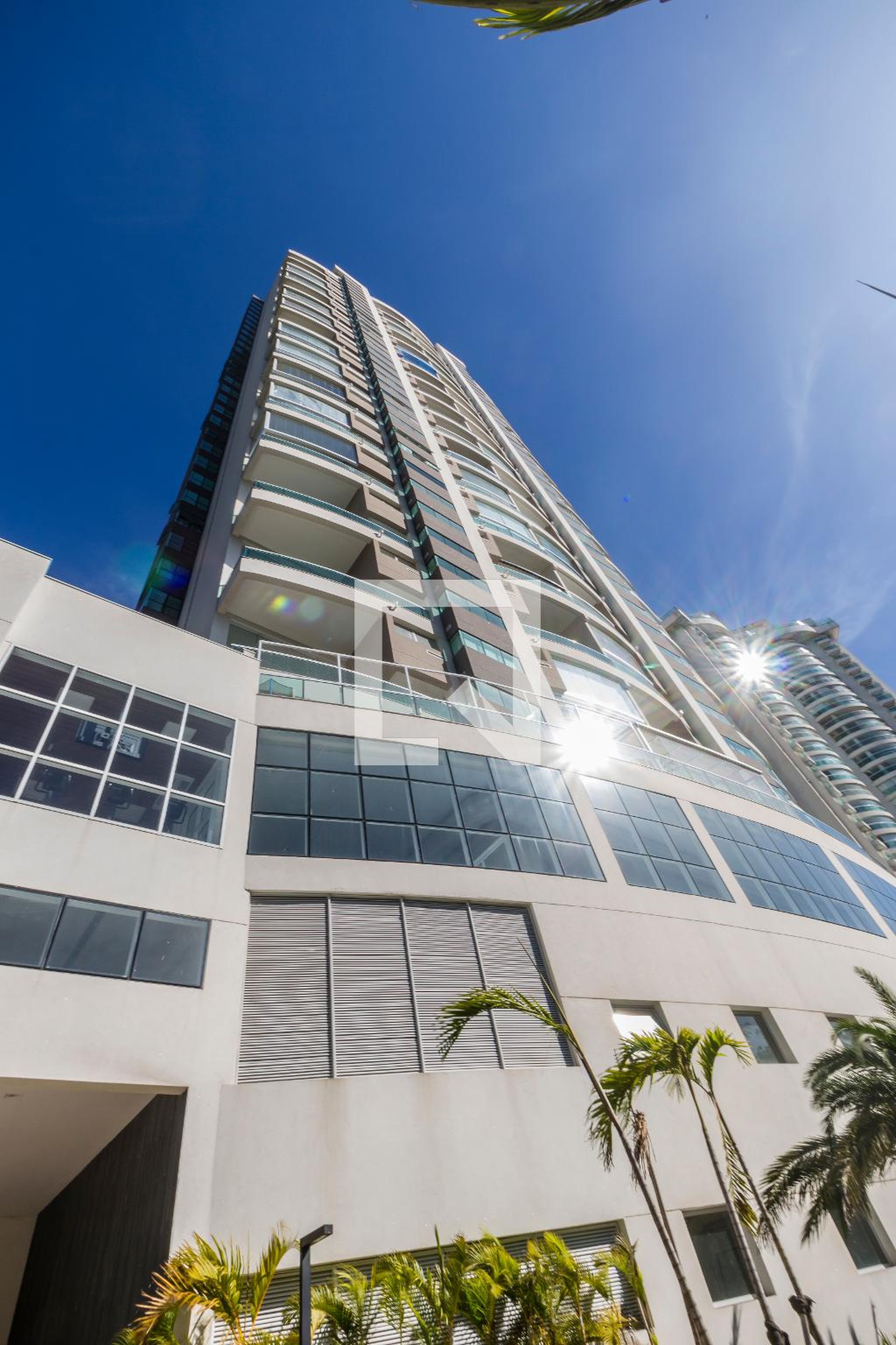 Fachada Condomínio em Avenida Parkinson, 21