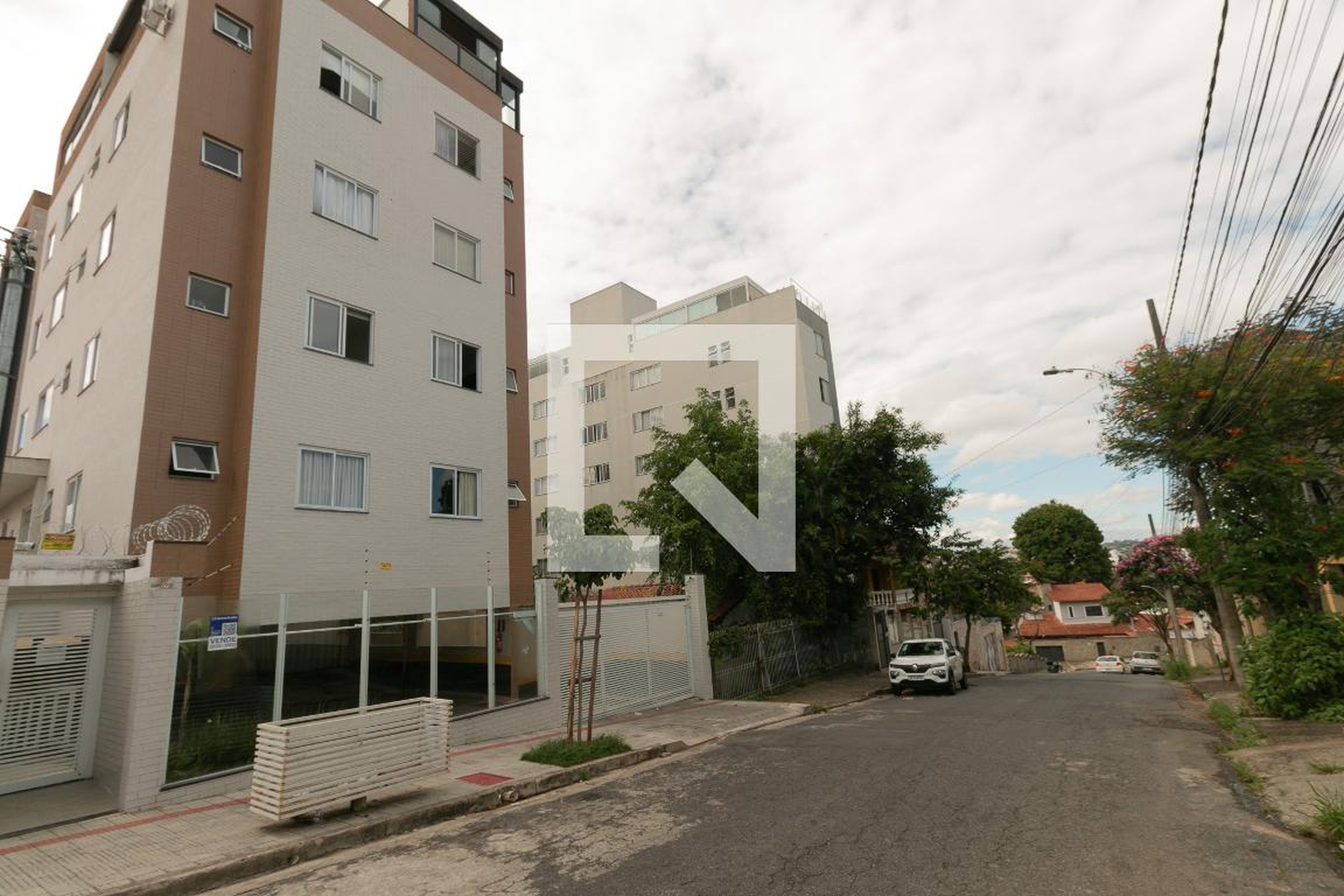 Fachada Condomínio em Rua Zilah Souza Spósito, 60