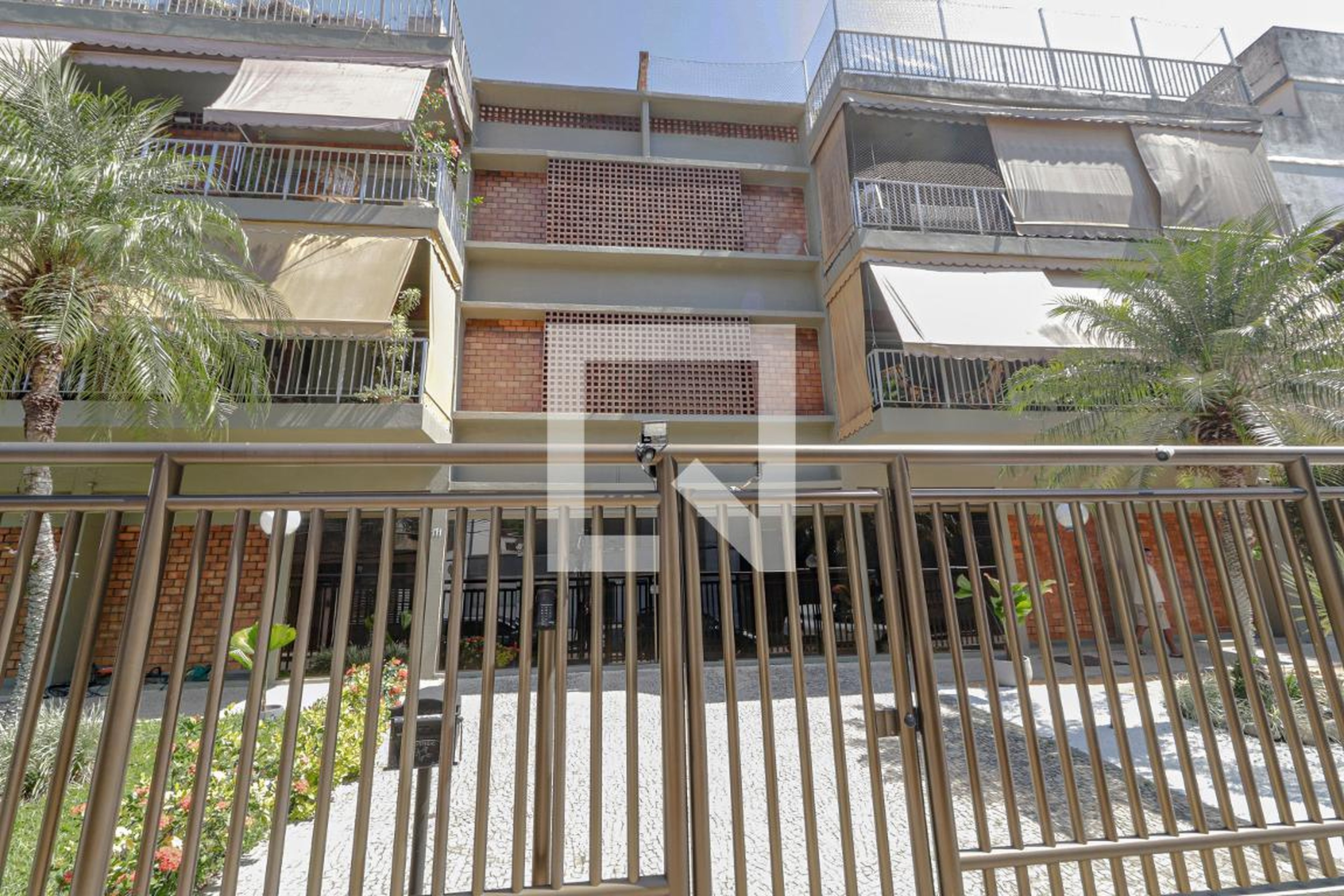 Fachada Condomínio Deu