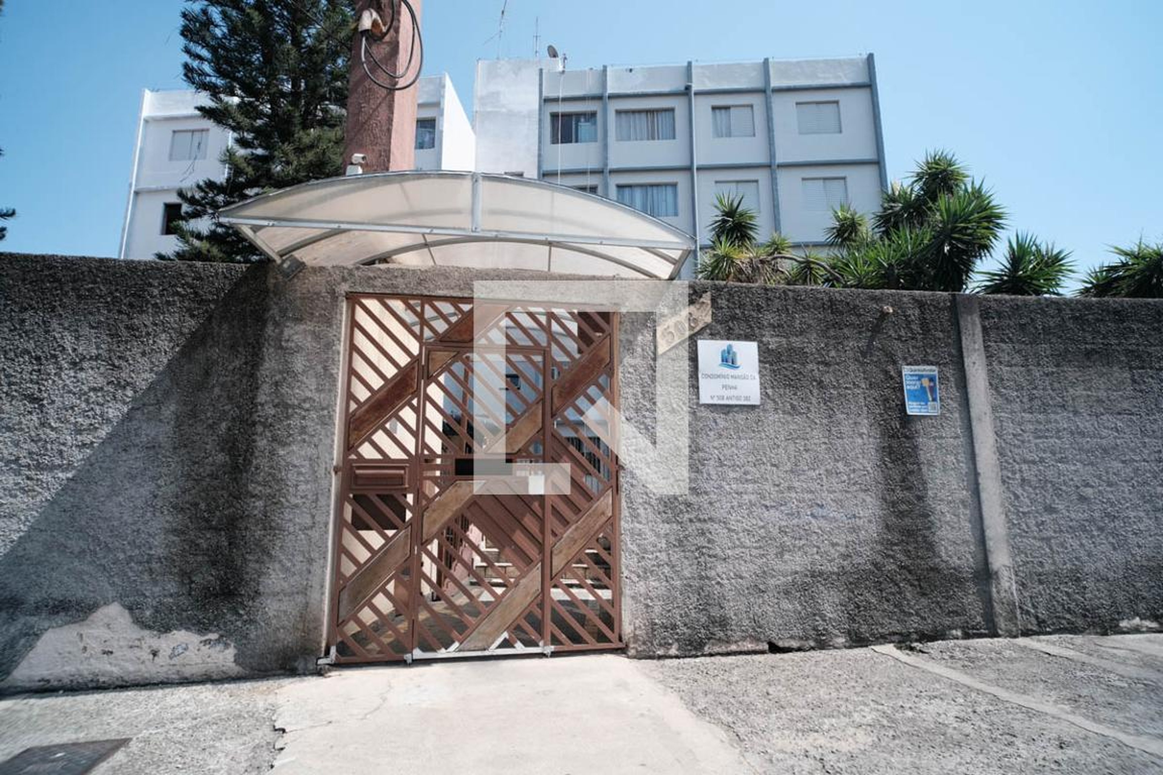 Fachada Condomínio em Rua Doutor Lauro Parente, 508