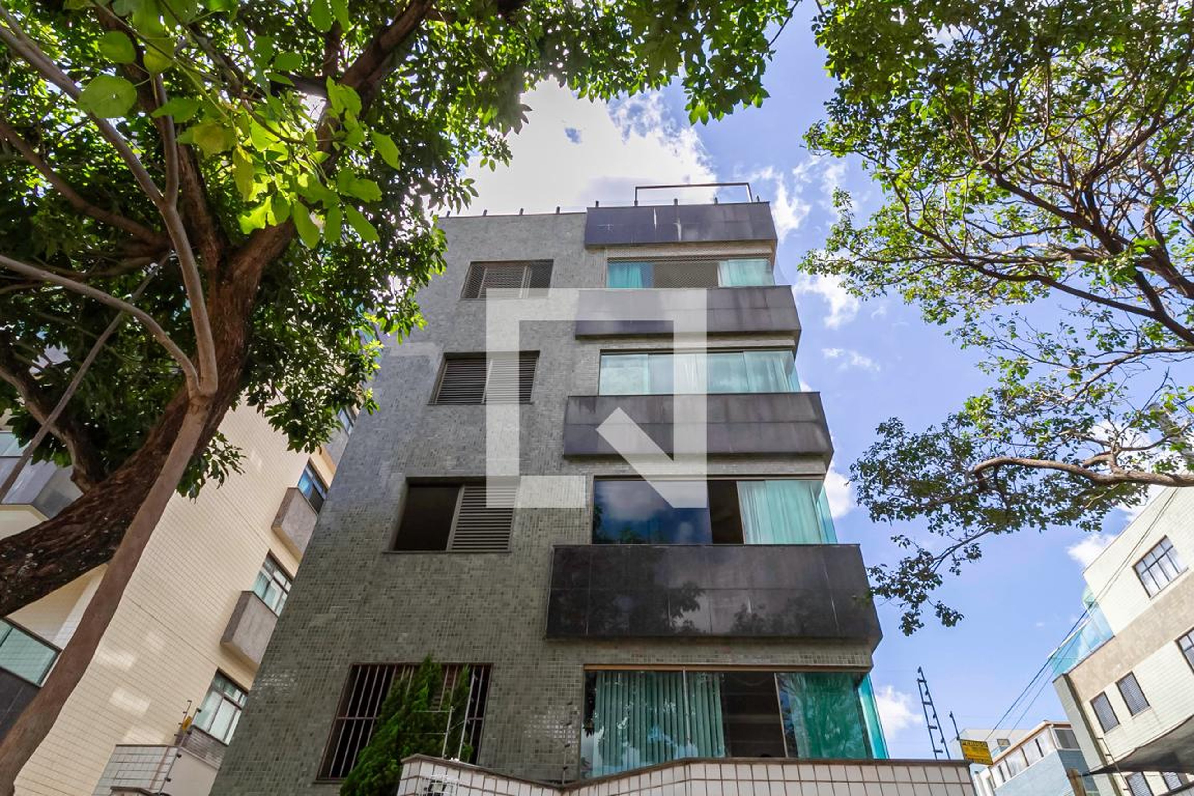 Fachada Condomínio em Rua Desembargador Afonso Lages, 57