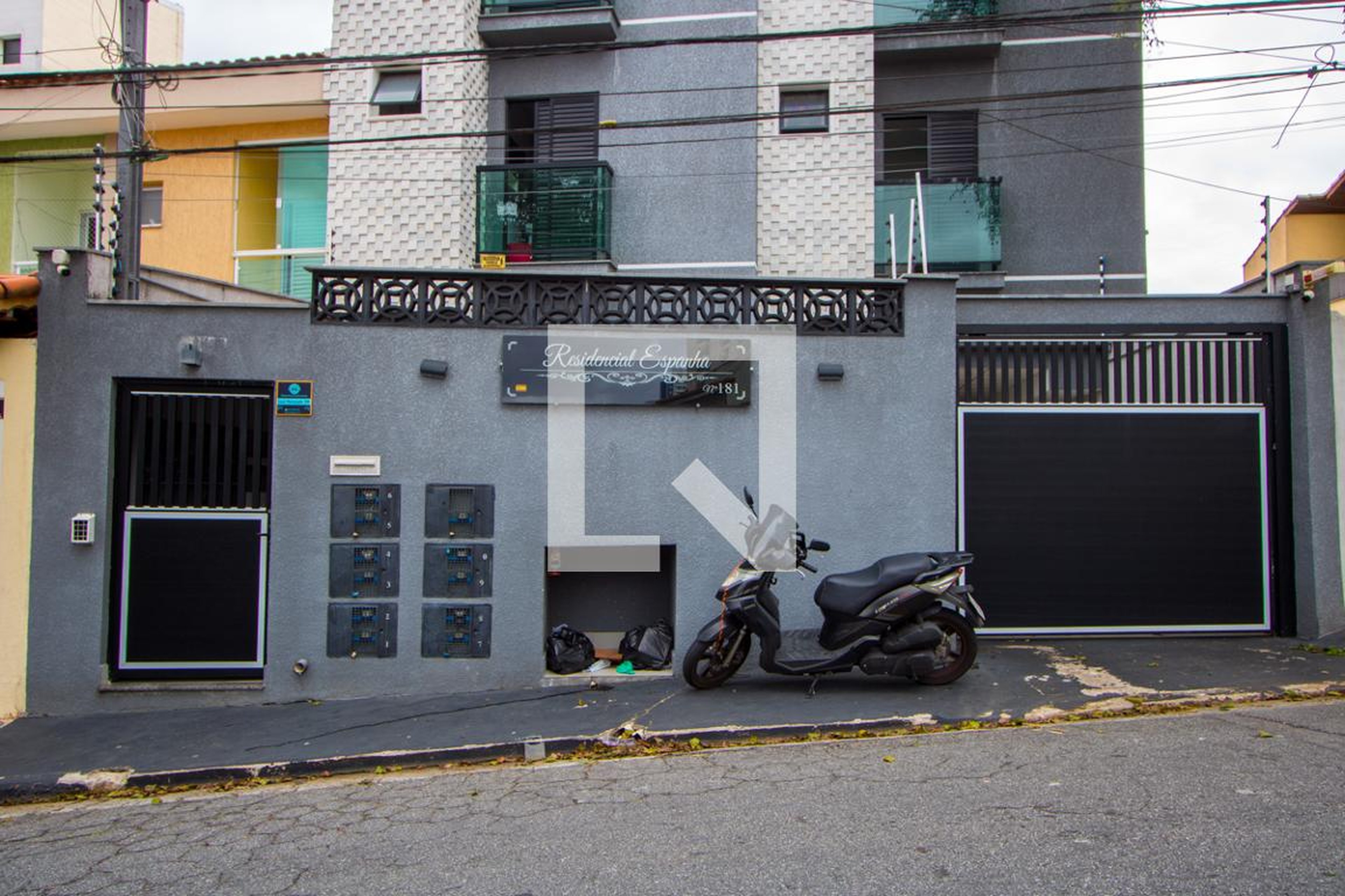 Fachada Condomínio em Rua Barão do Rio Branco, 181