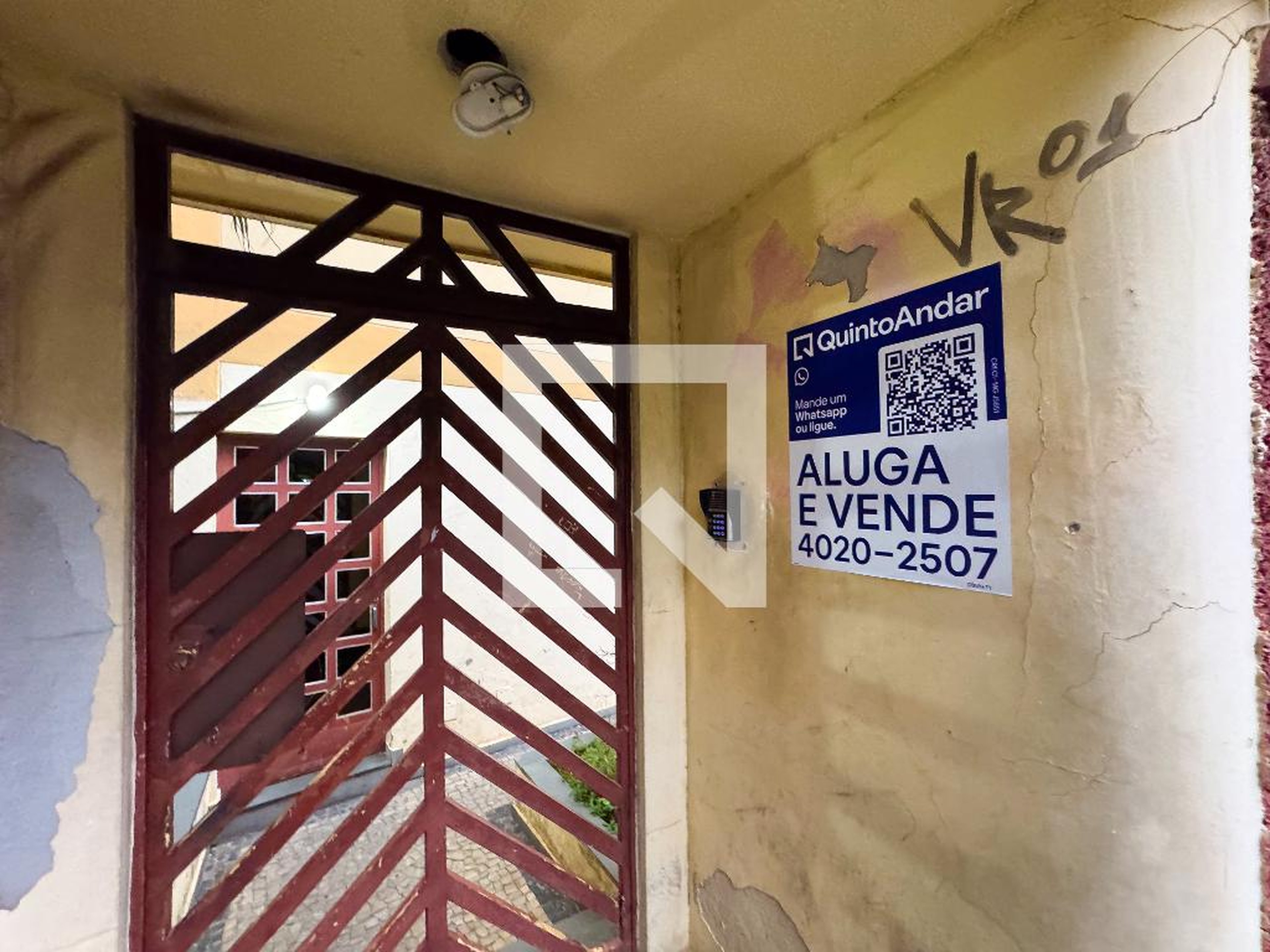 Fachada Condomínio em Rua Possua, 428