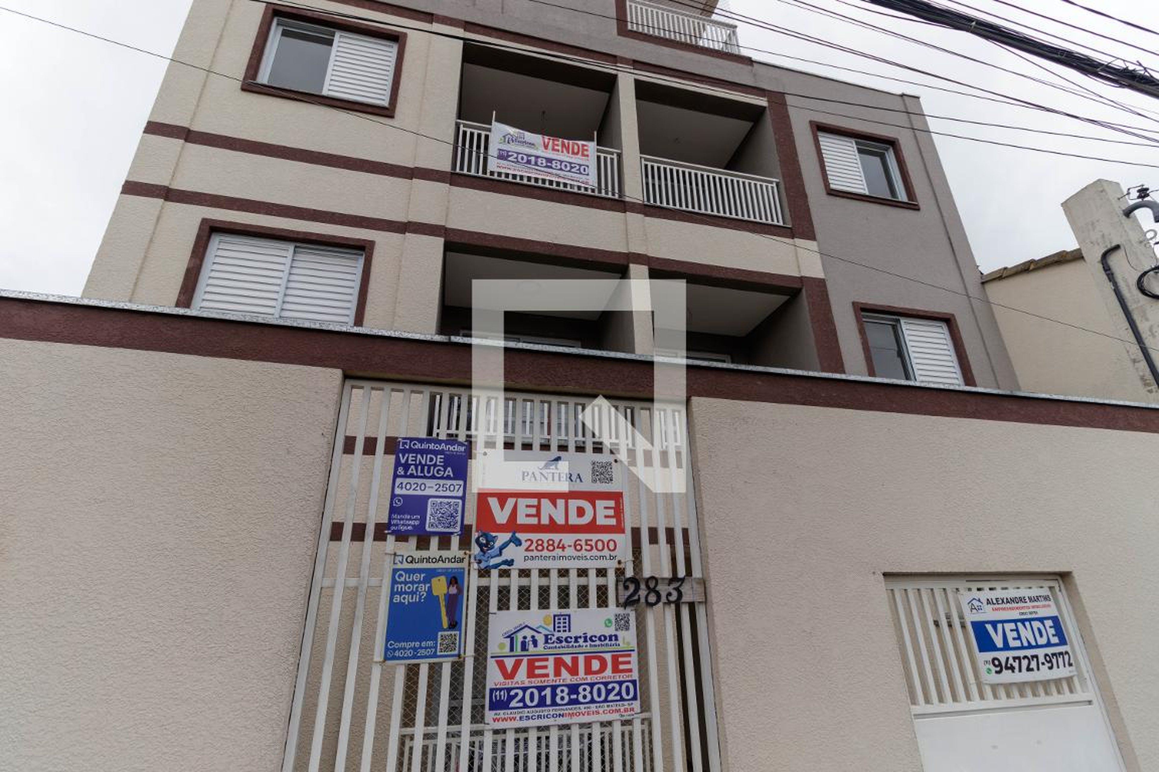 Fachada Condomínio em Rua Álvaro Lessa, 283