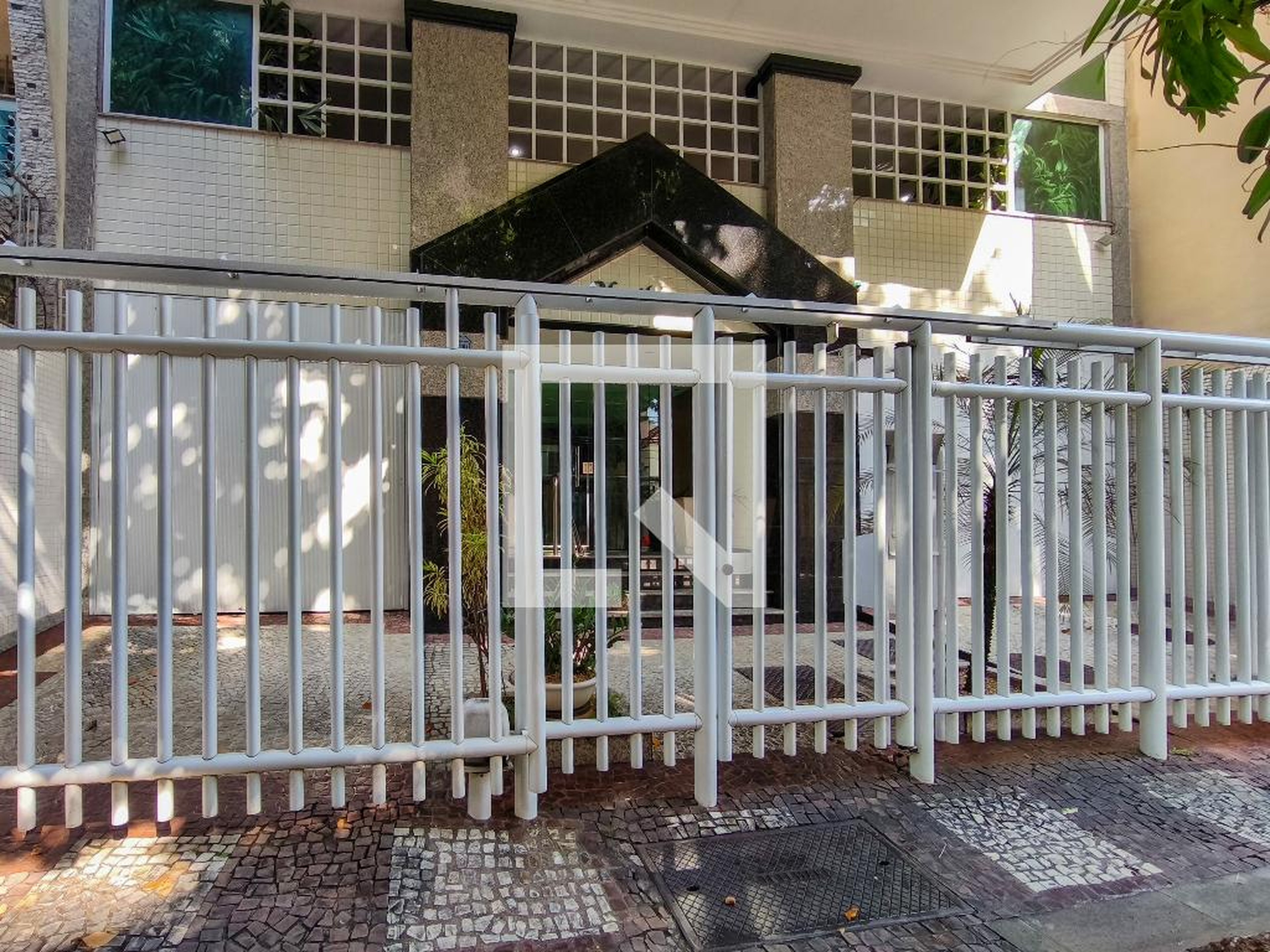 Fachada Condomínio em Rua Mario Barreto, 8