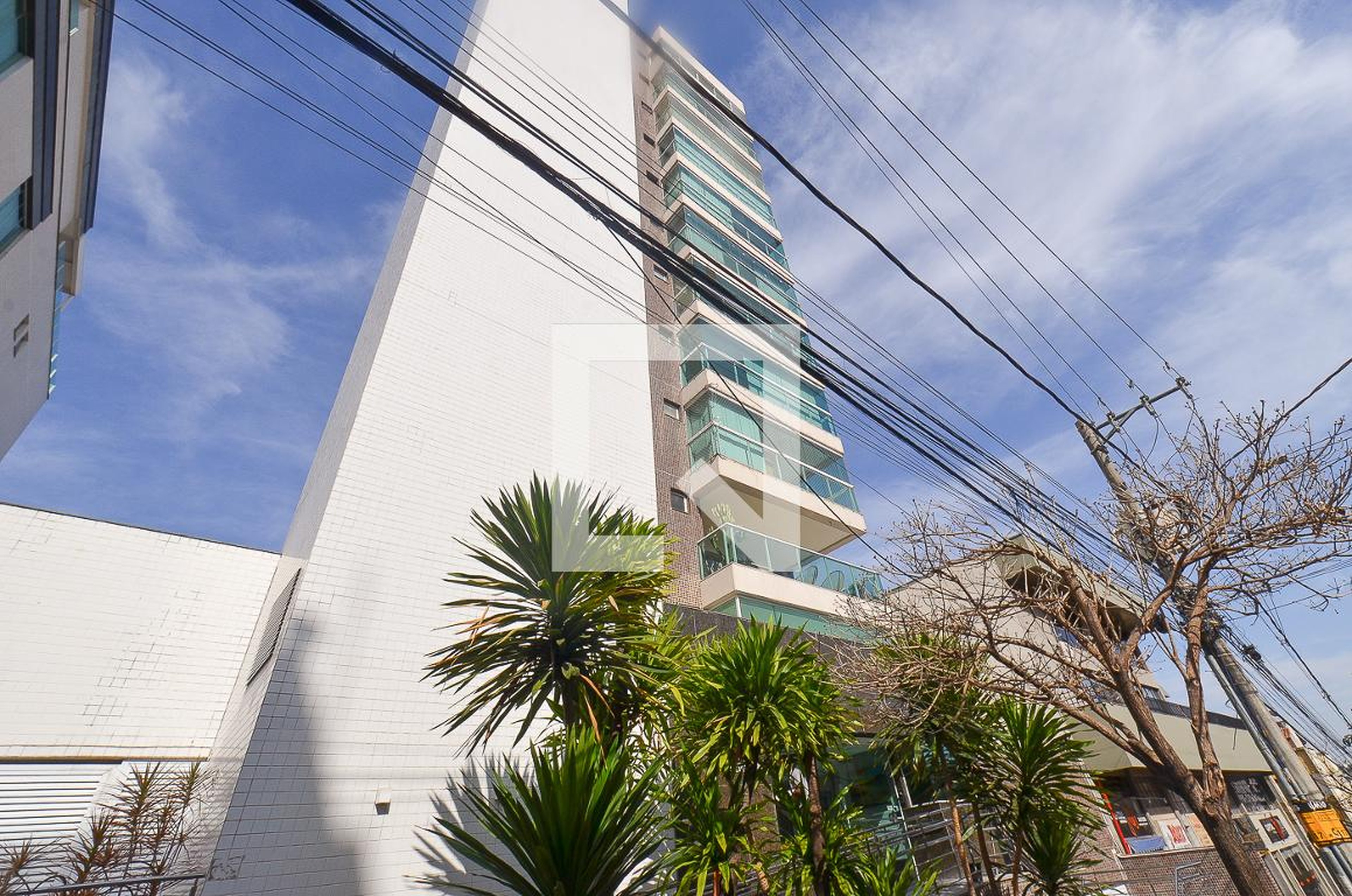 Fachada Condomínio em Rua Doutor Plínio de Morais, 482