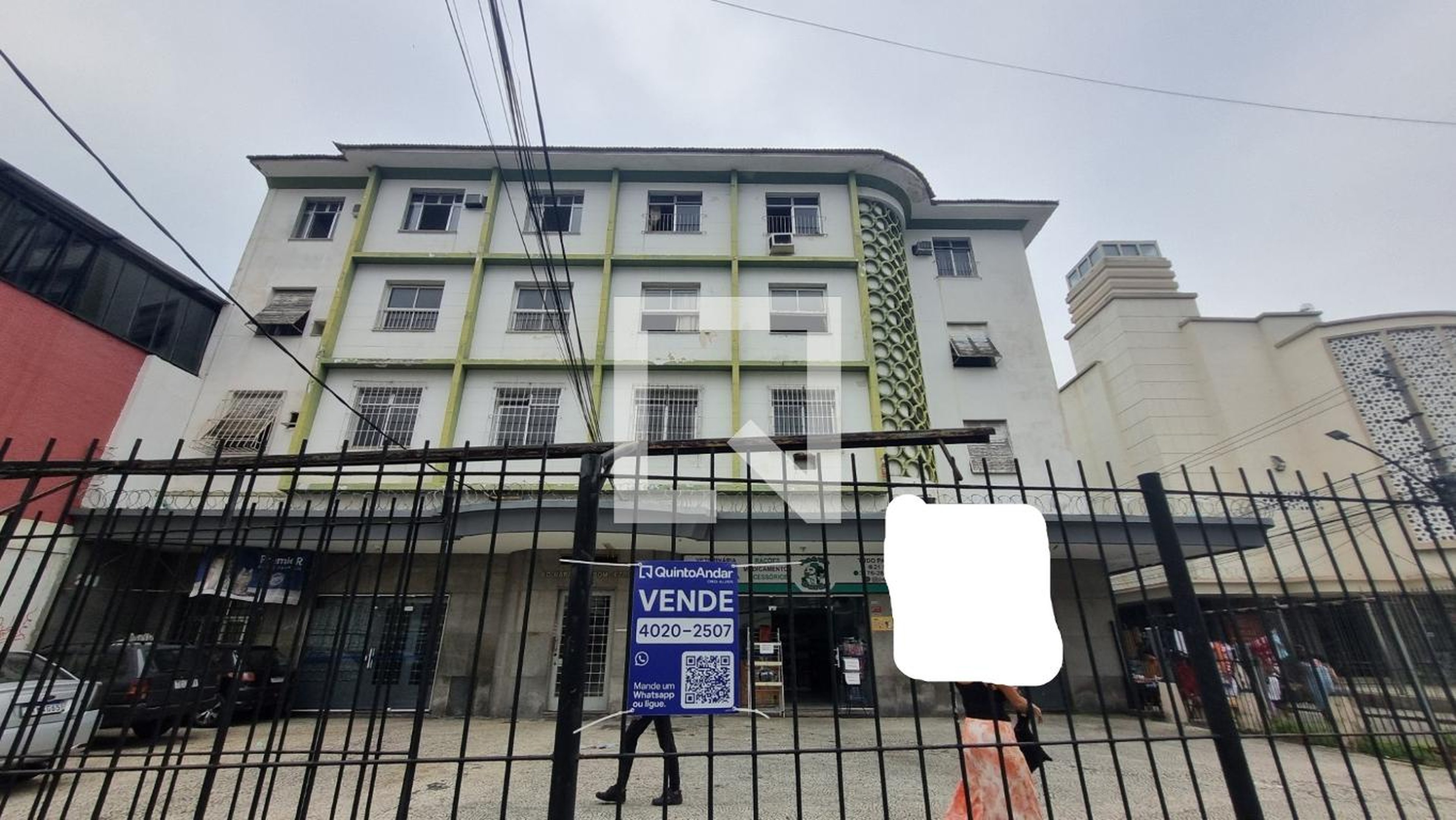 Fachada Condomínio em Rua Barão do Bom Retiro, 1053