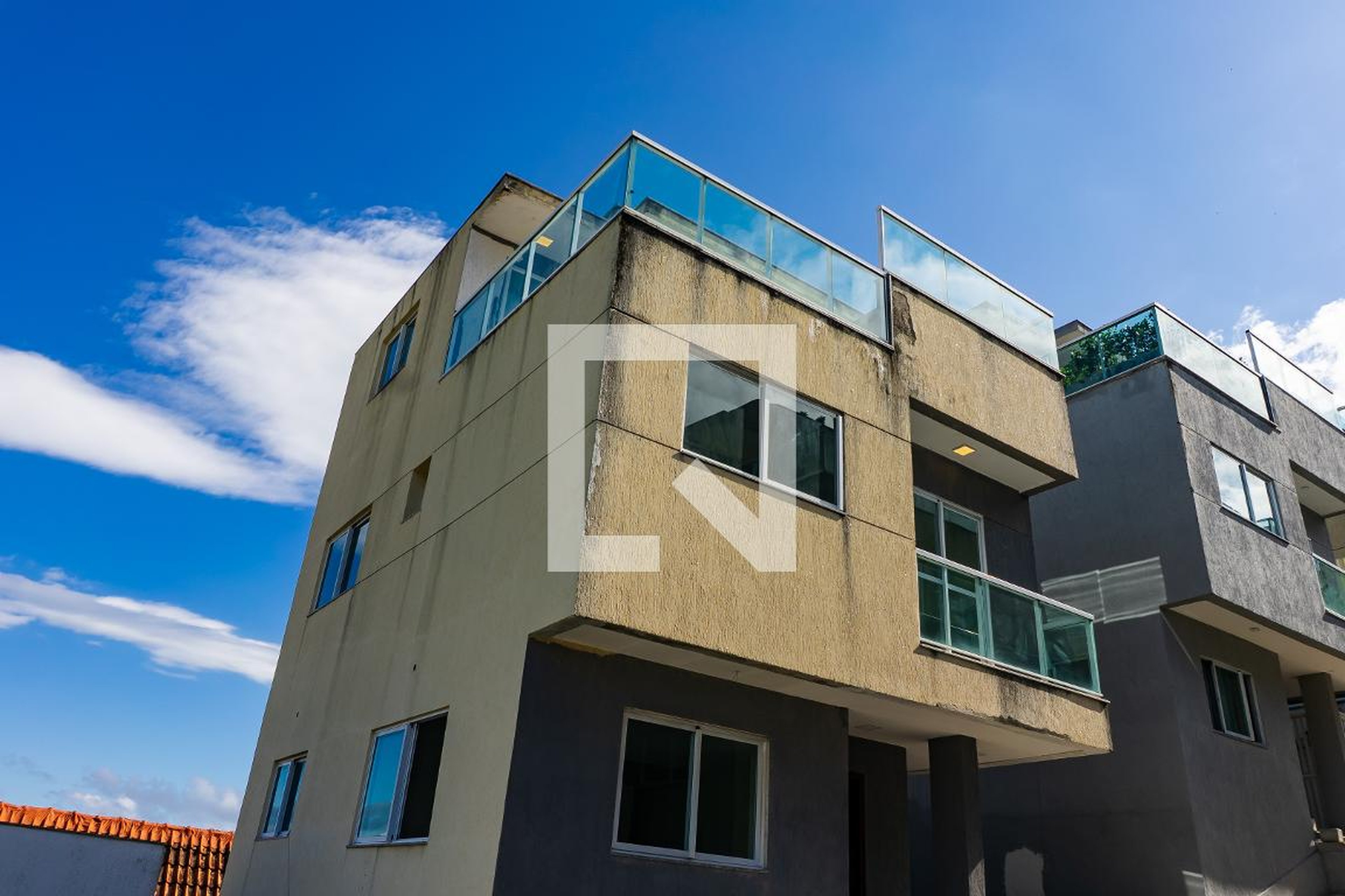 Fachada Condomínio em Rua Jornalista Newton Braga Melo, 260