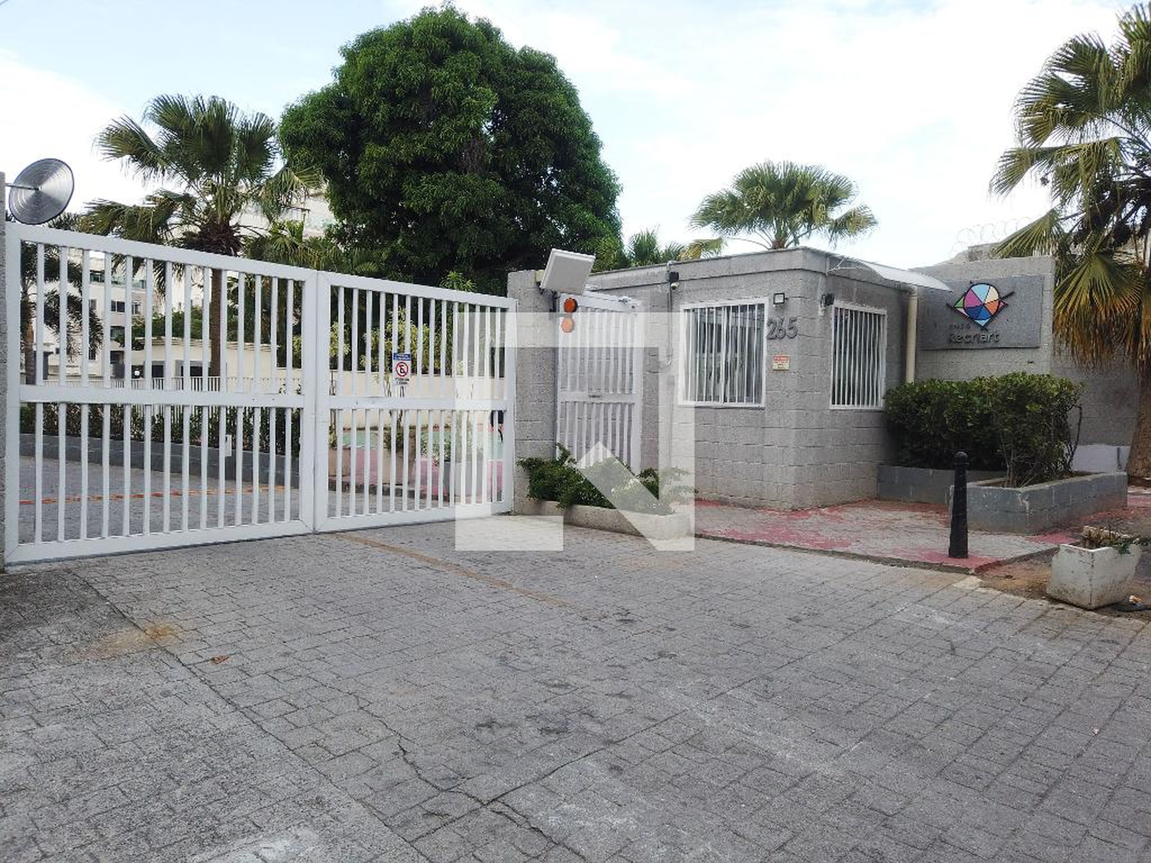 Fachada do Condomínio Condomínio Spazio Recriart