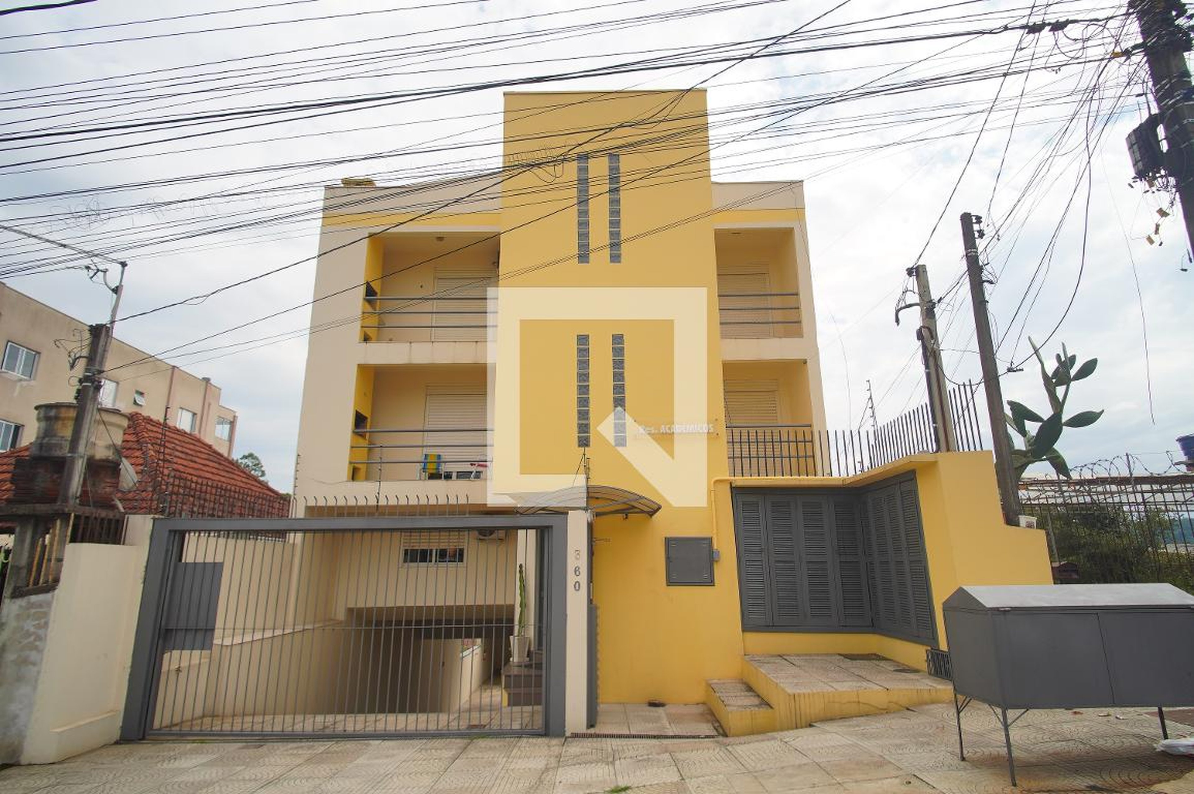 Fachada Residencial Academicos