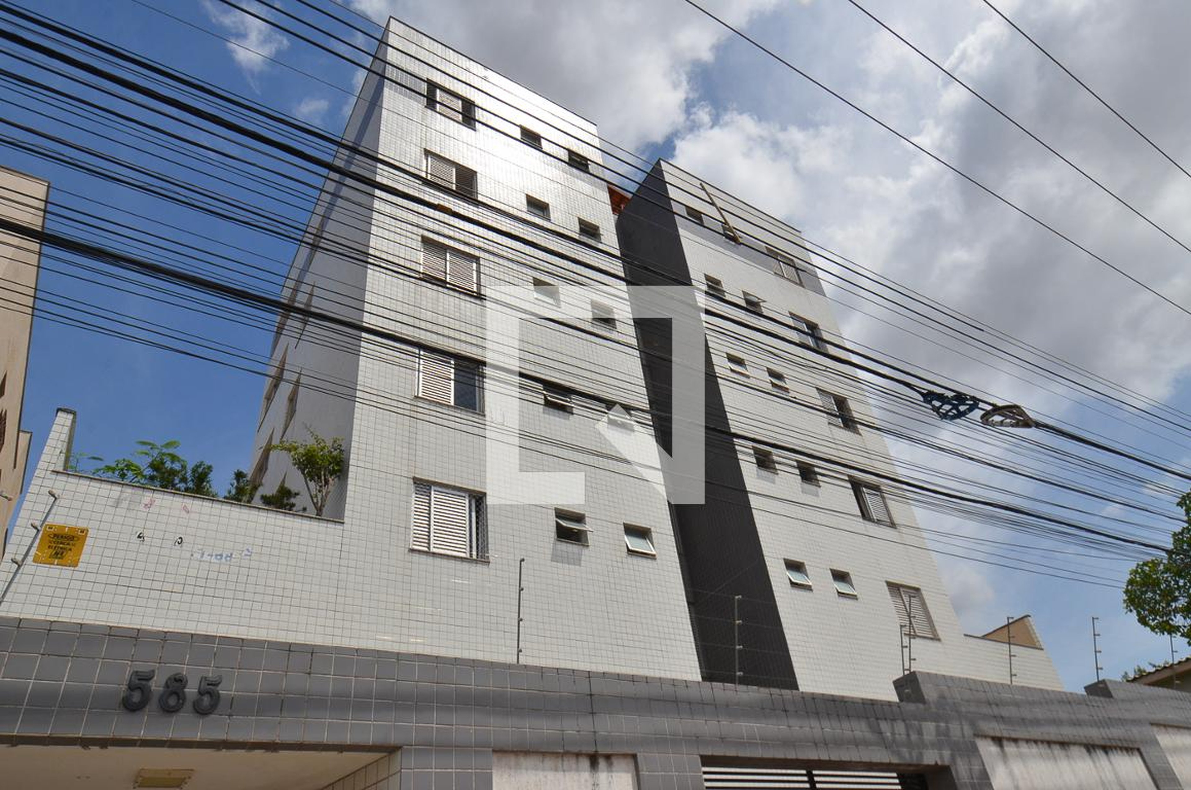 Fachada Condomínio em Rua Descalvado, 585