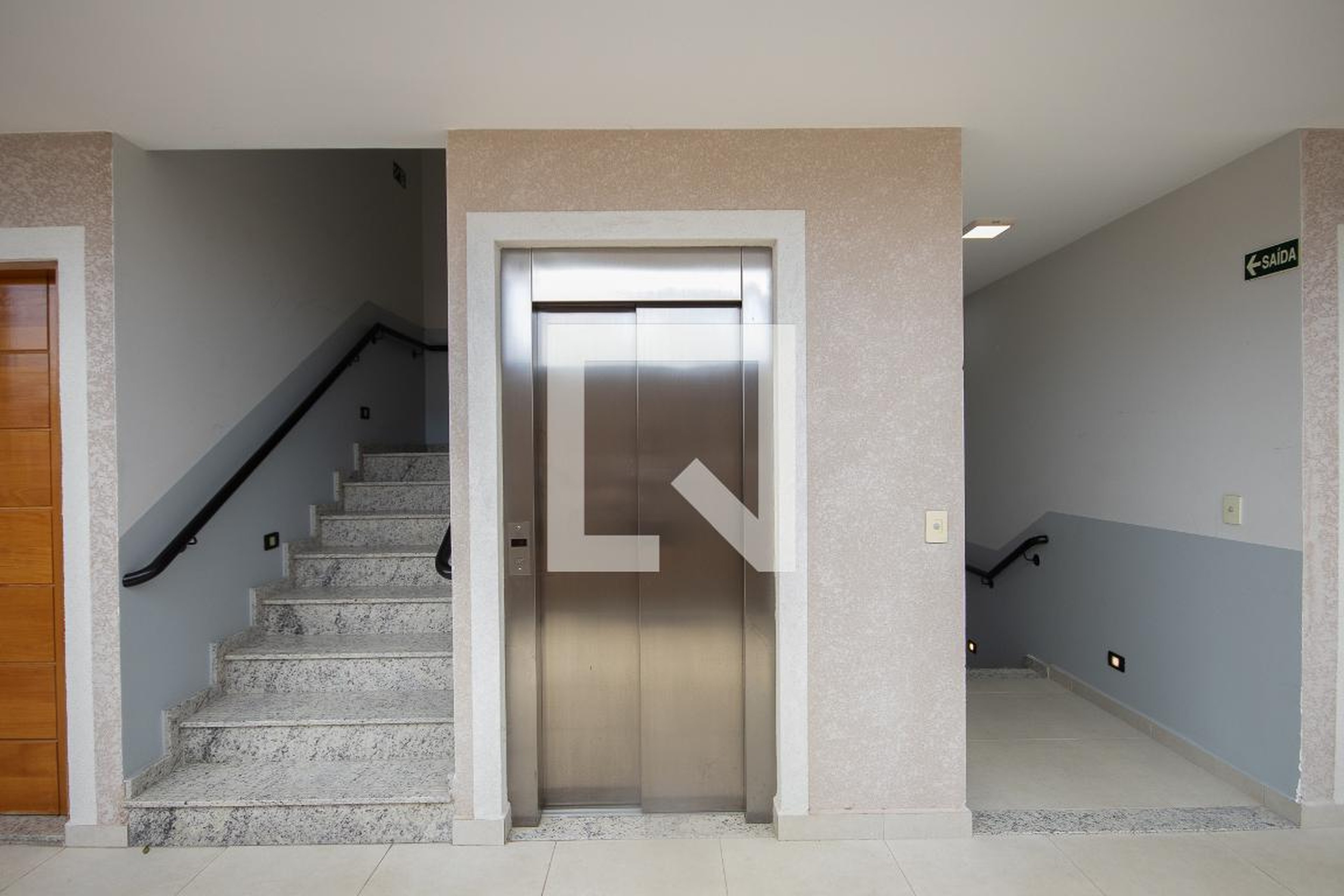 Elevador - Castro Ramos Residence