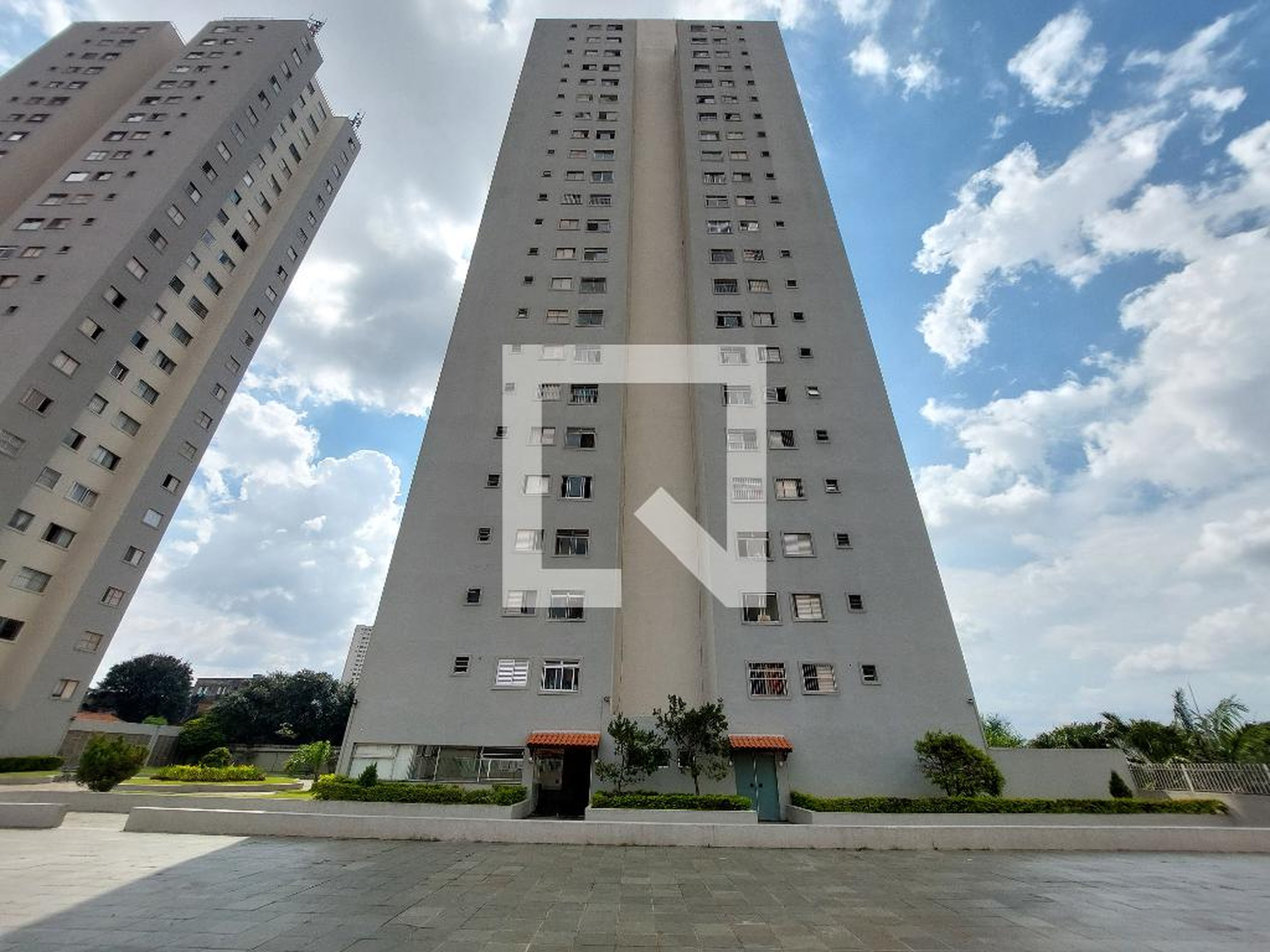 Fachada Edifício Queen Plaza