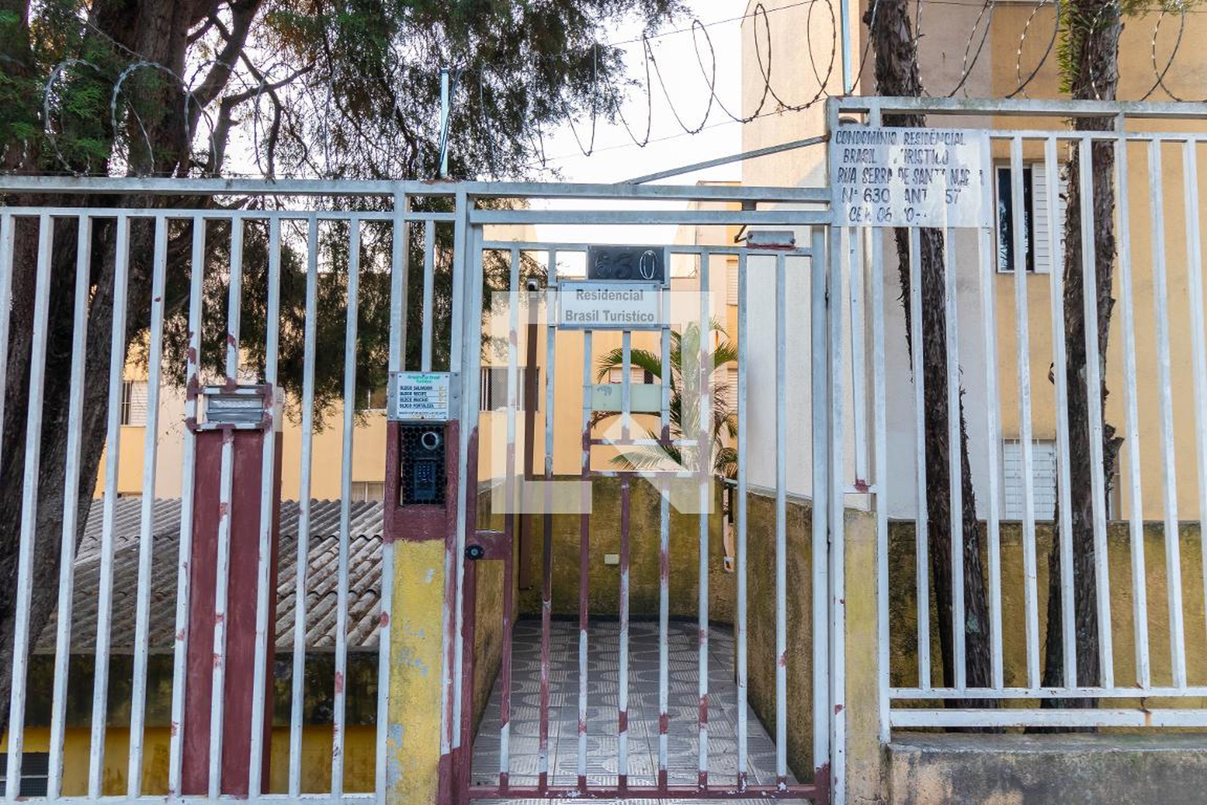 Fachada Condomínio em Rua Freguesia de Poiares, 435