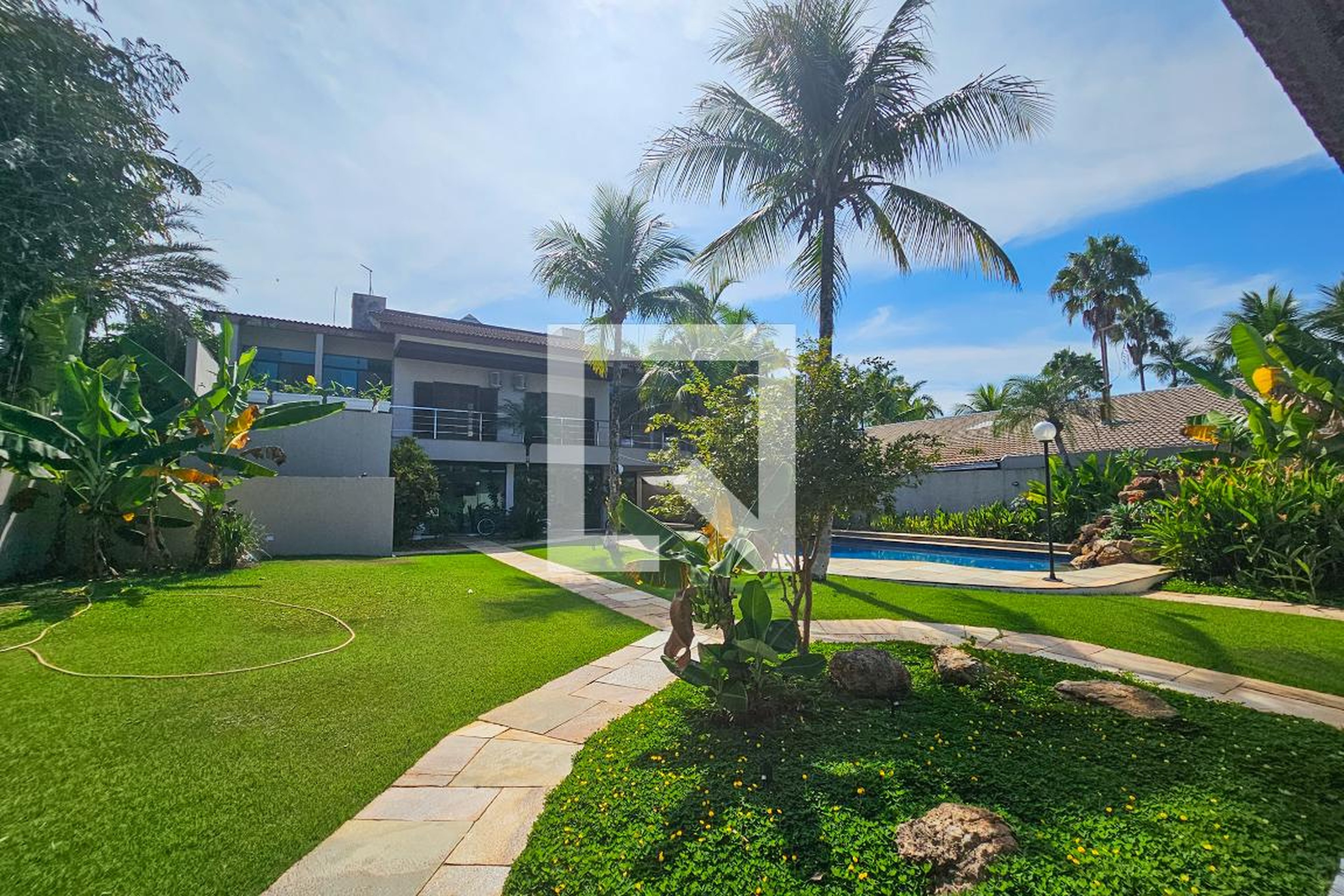 Fachada Condomínio em Avenida Kensei Tamayose, 649