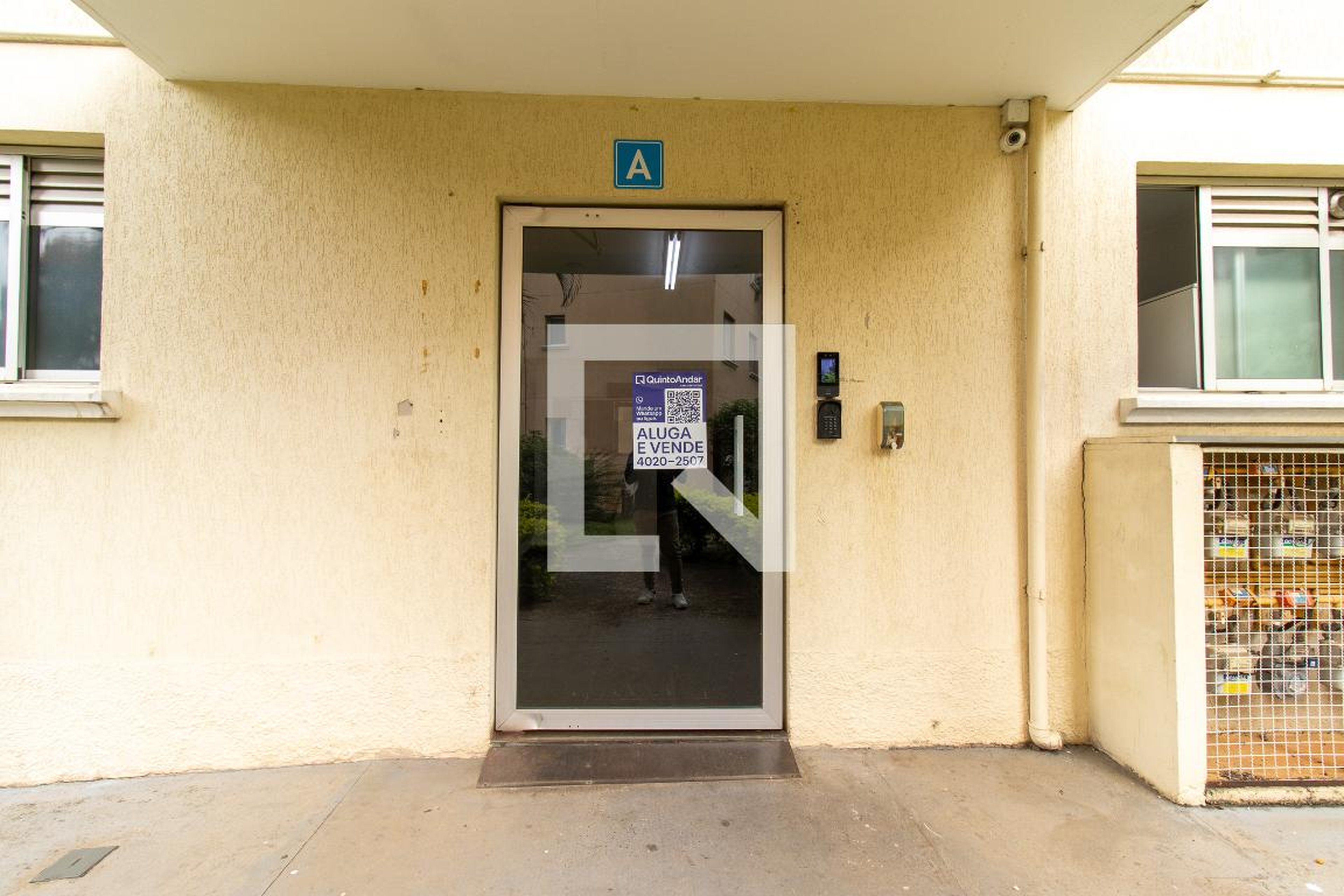Fachada Condomínio em Rua Salvador Lombardi Neto, 540