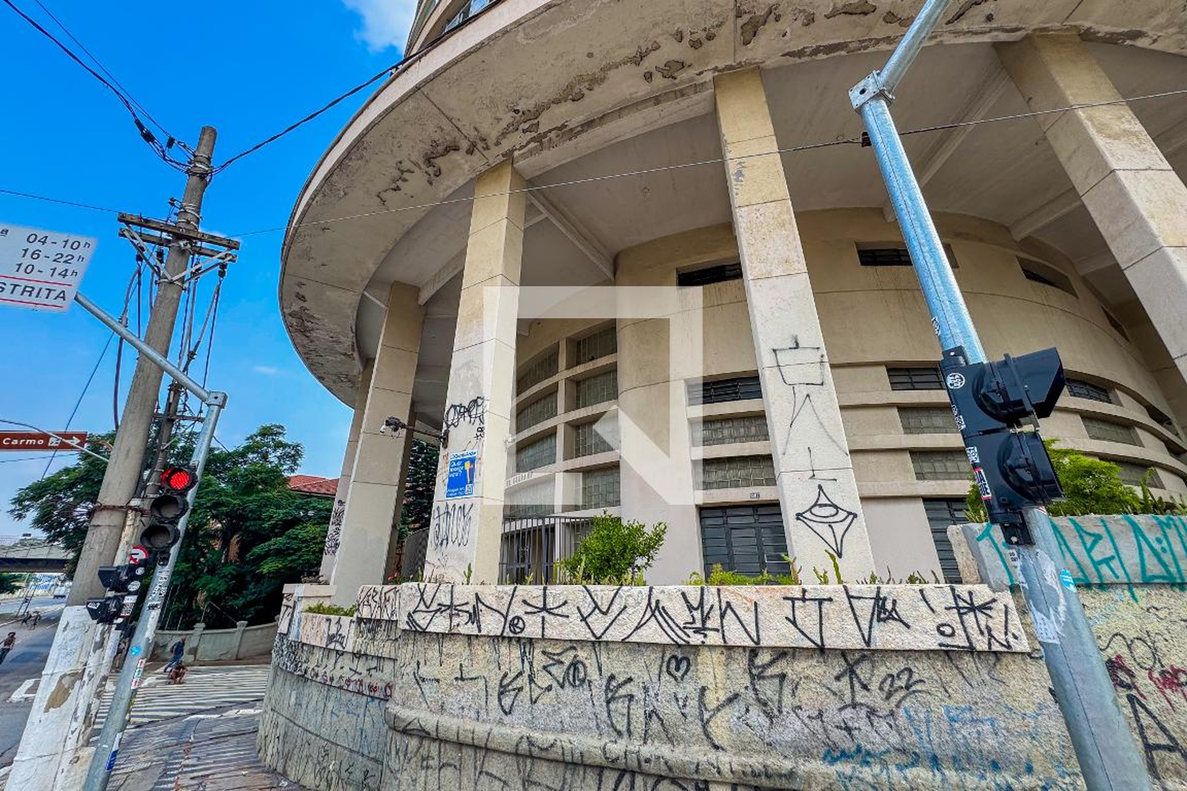 Fachada Condomínio em Rua Hércules Florence, 83