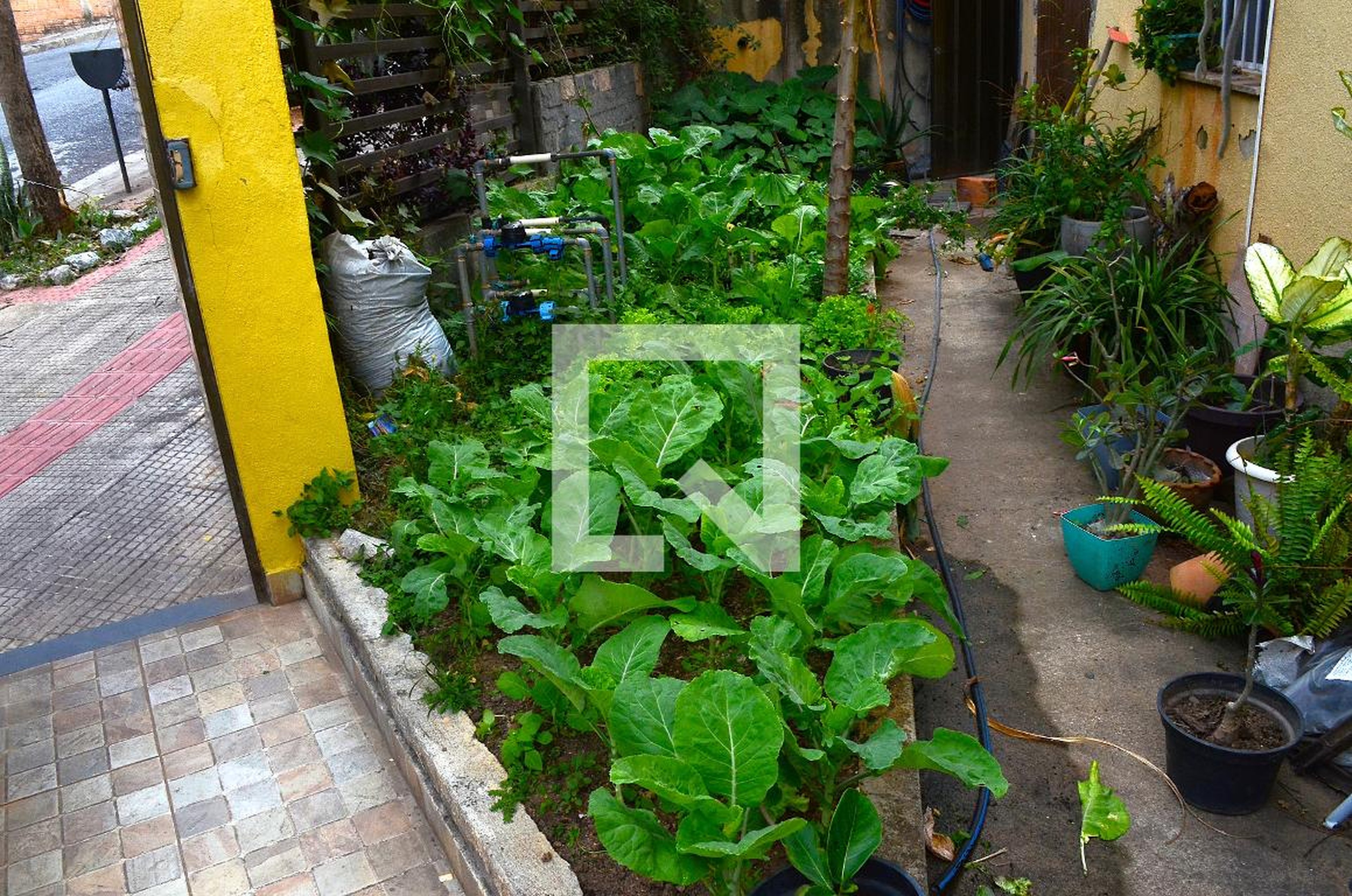 Área externa Condomínio em Rua Mariano Guimarães, 66