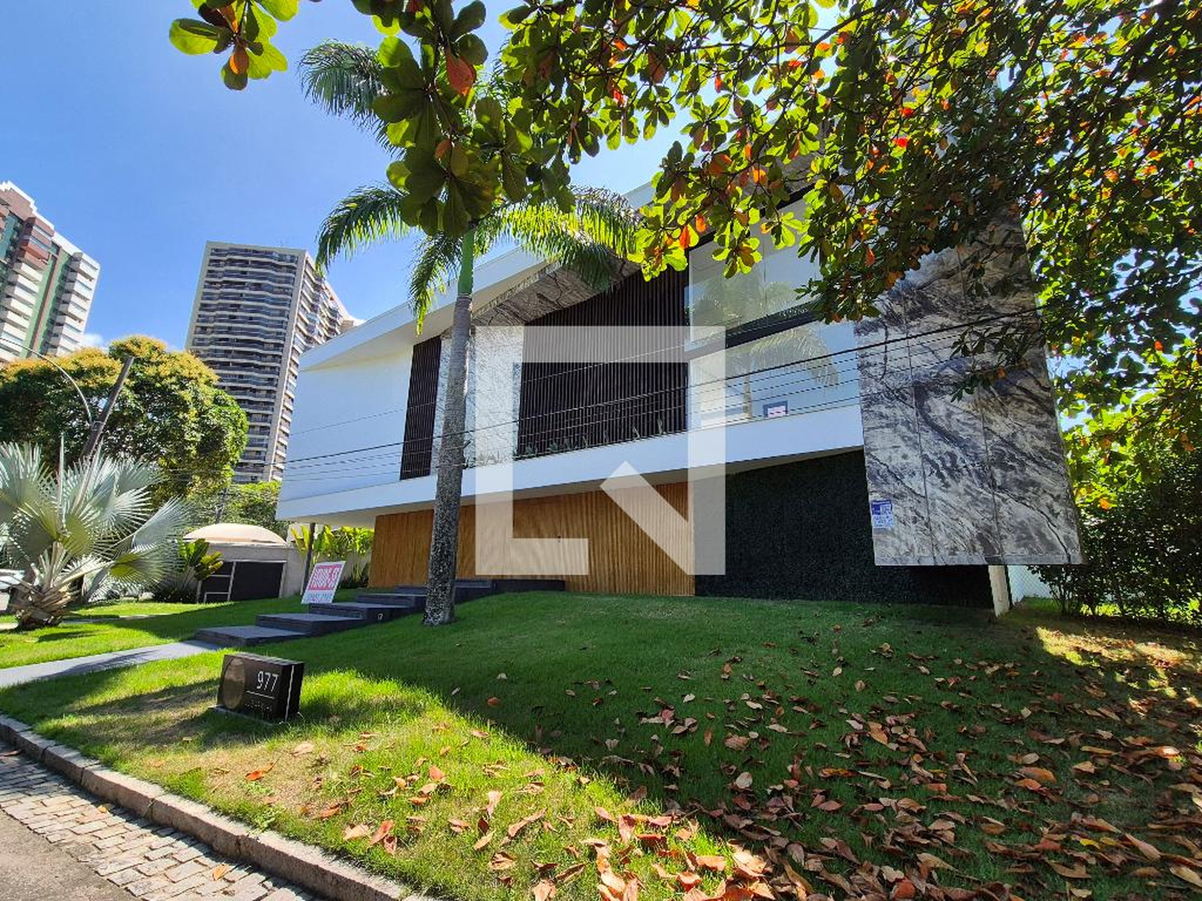 Fachada Condomínio em Avenida Luiz Aranha, 977