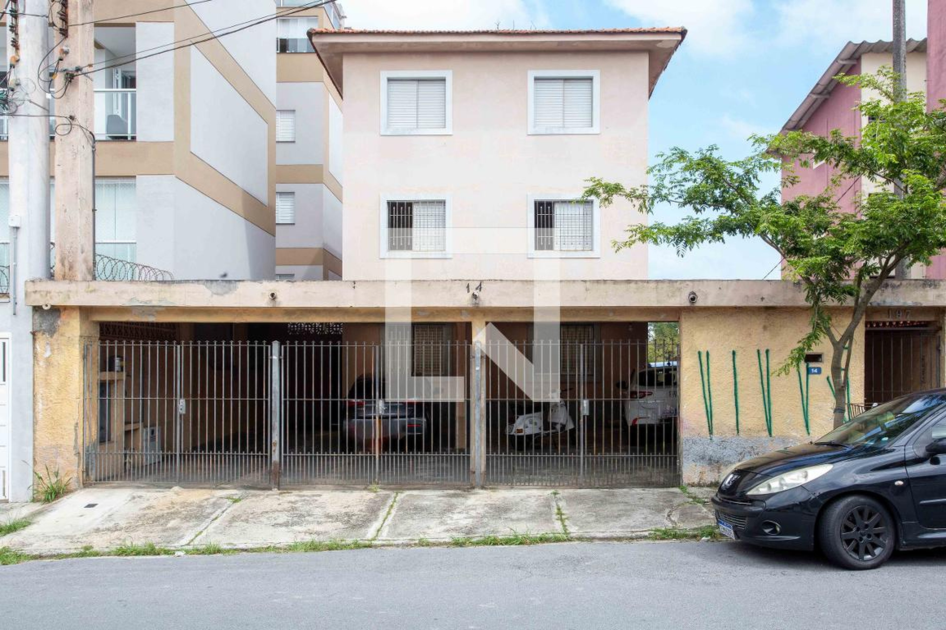 Fachada Condomínio em Rua Tota Nogueira, 197