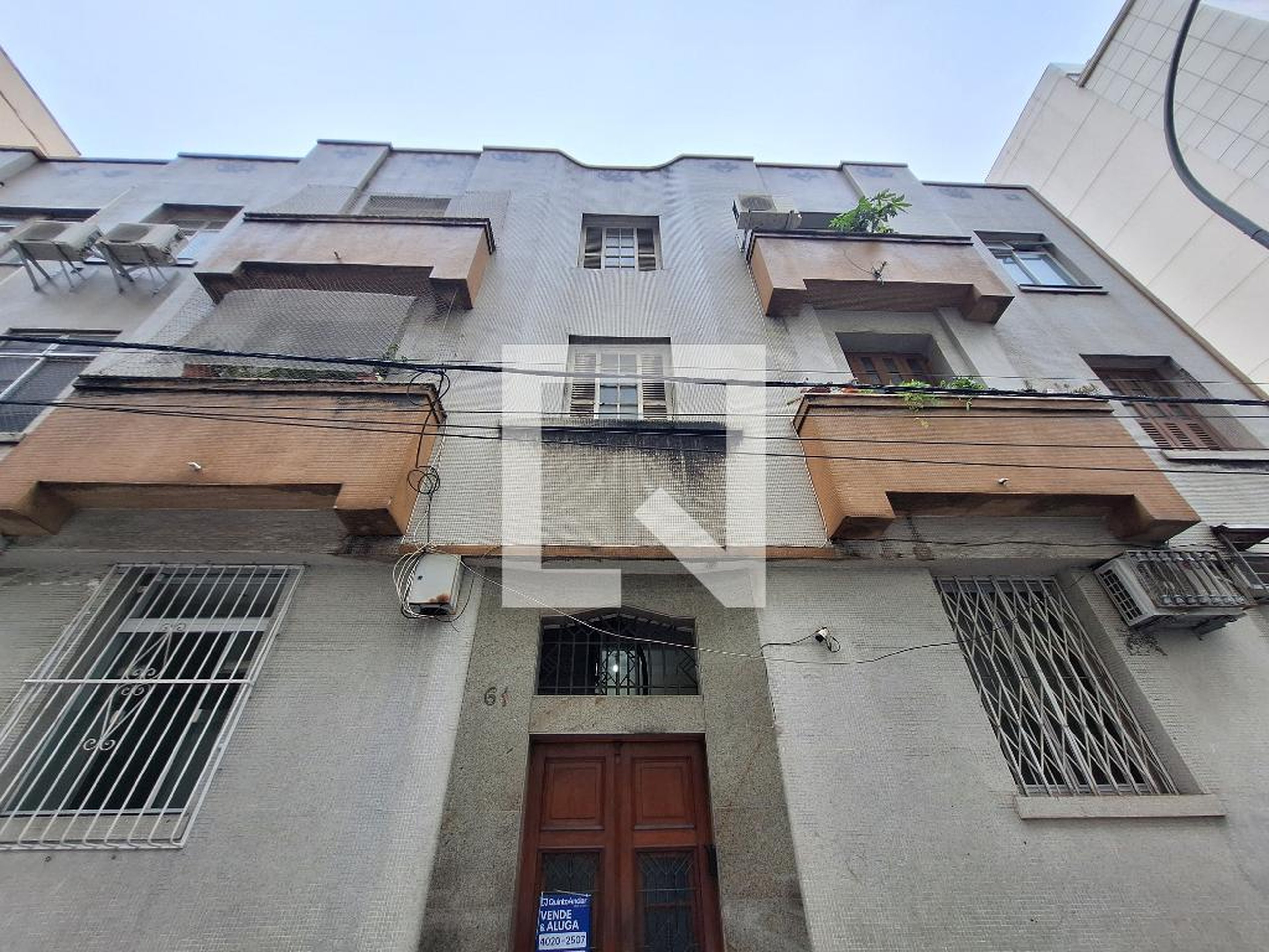 Fachada Condomínio em Rua Ferreira Viana, 61