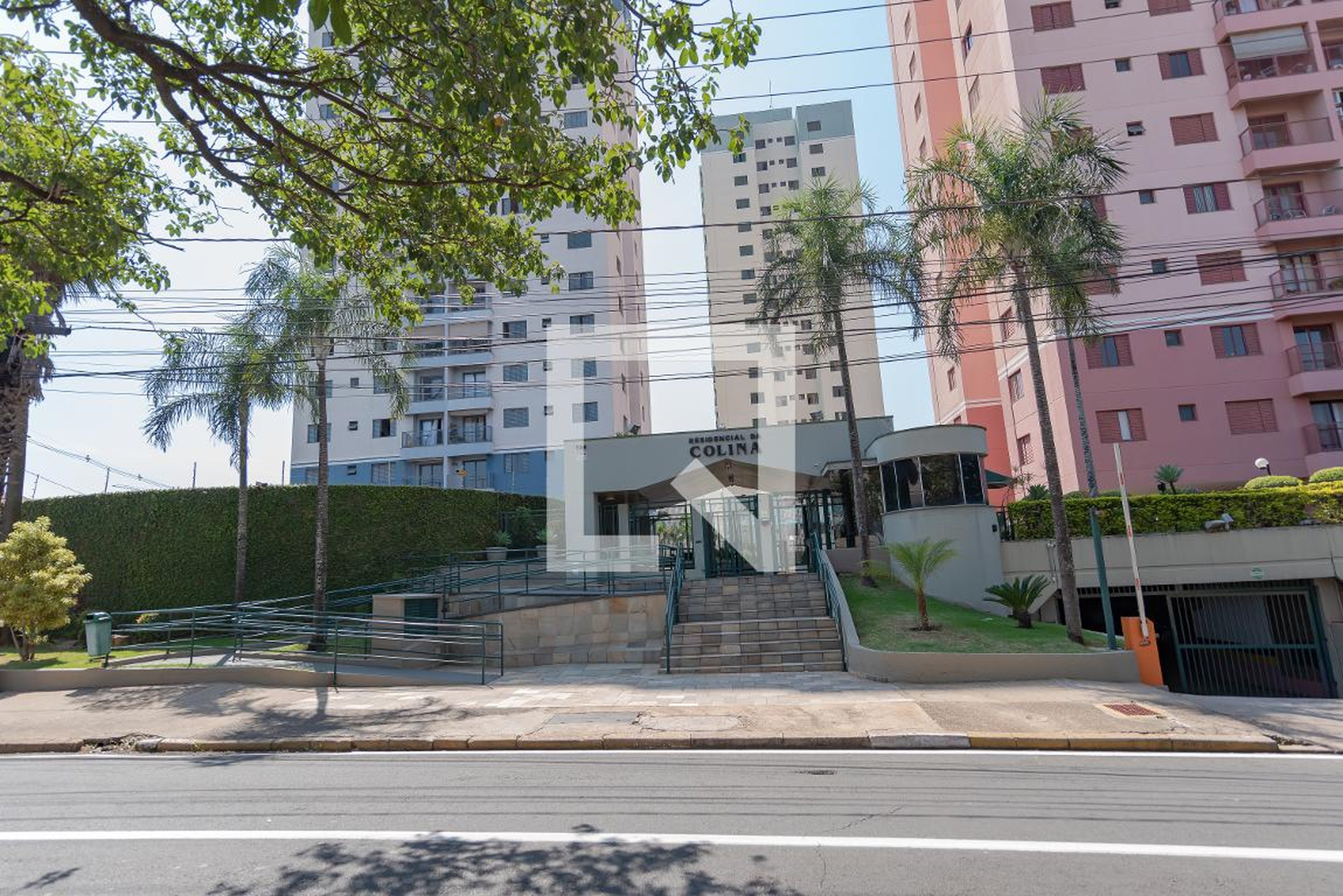 Fachada do Prédio Condomínio Colina