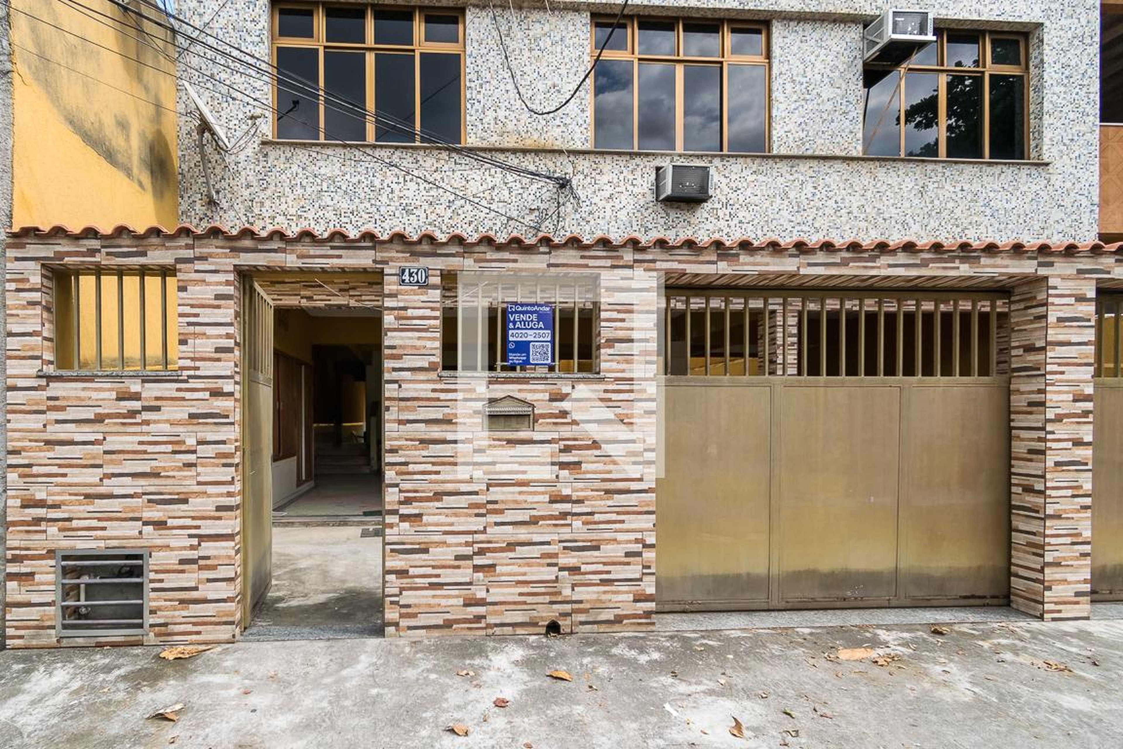 Fachada Condomínio em Rua Jorge Lacerda, 430