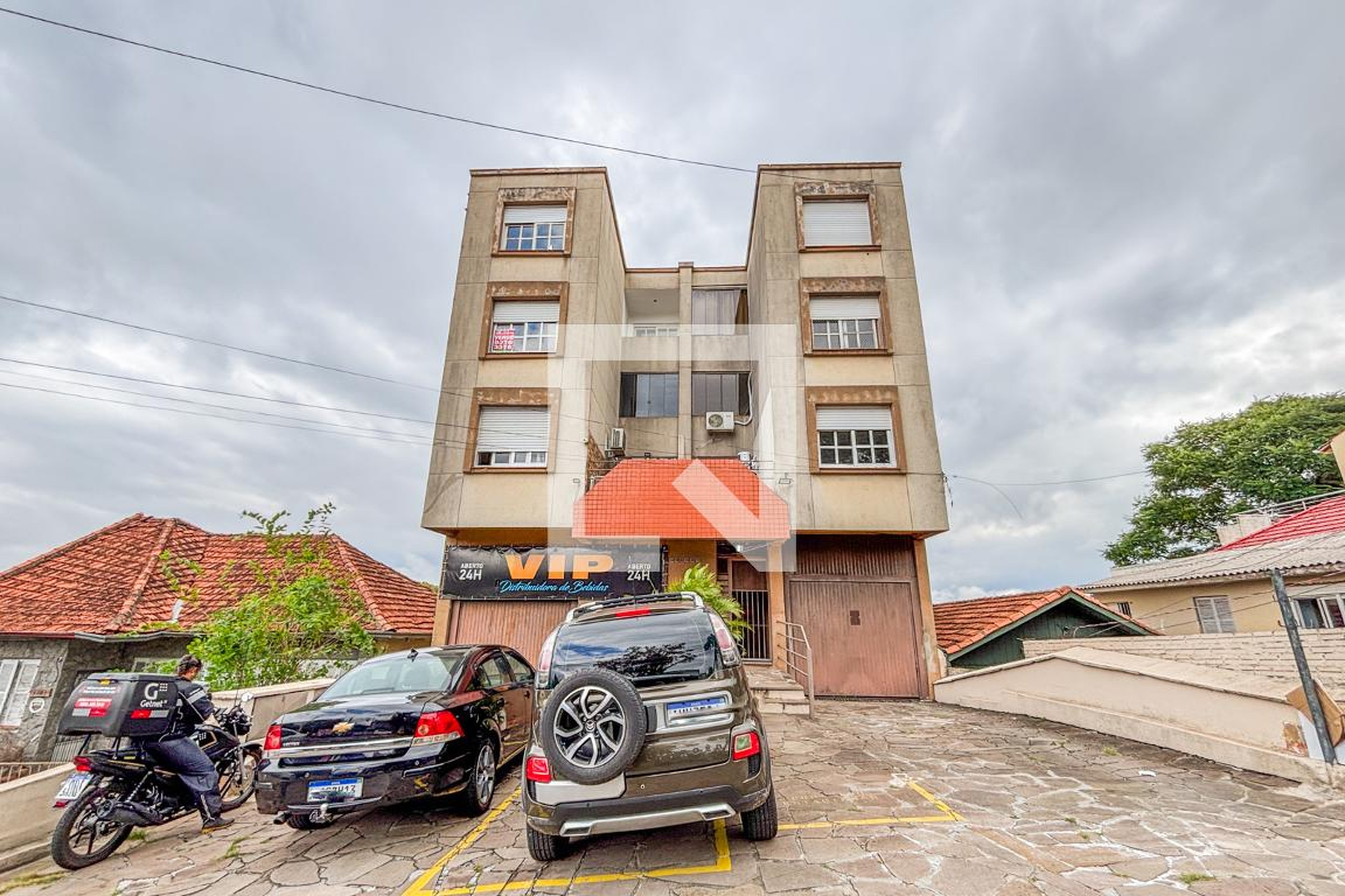 Fachada Condomínio em Avenida Professor Oscar Pereira, 1875