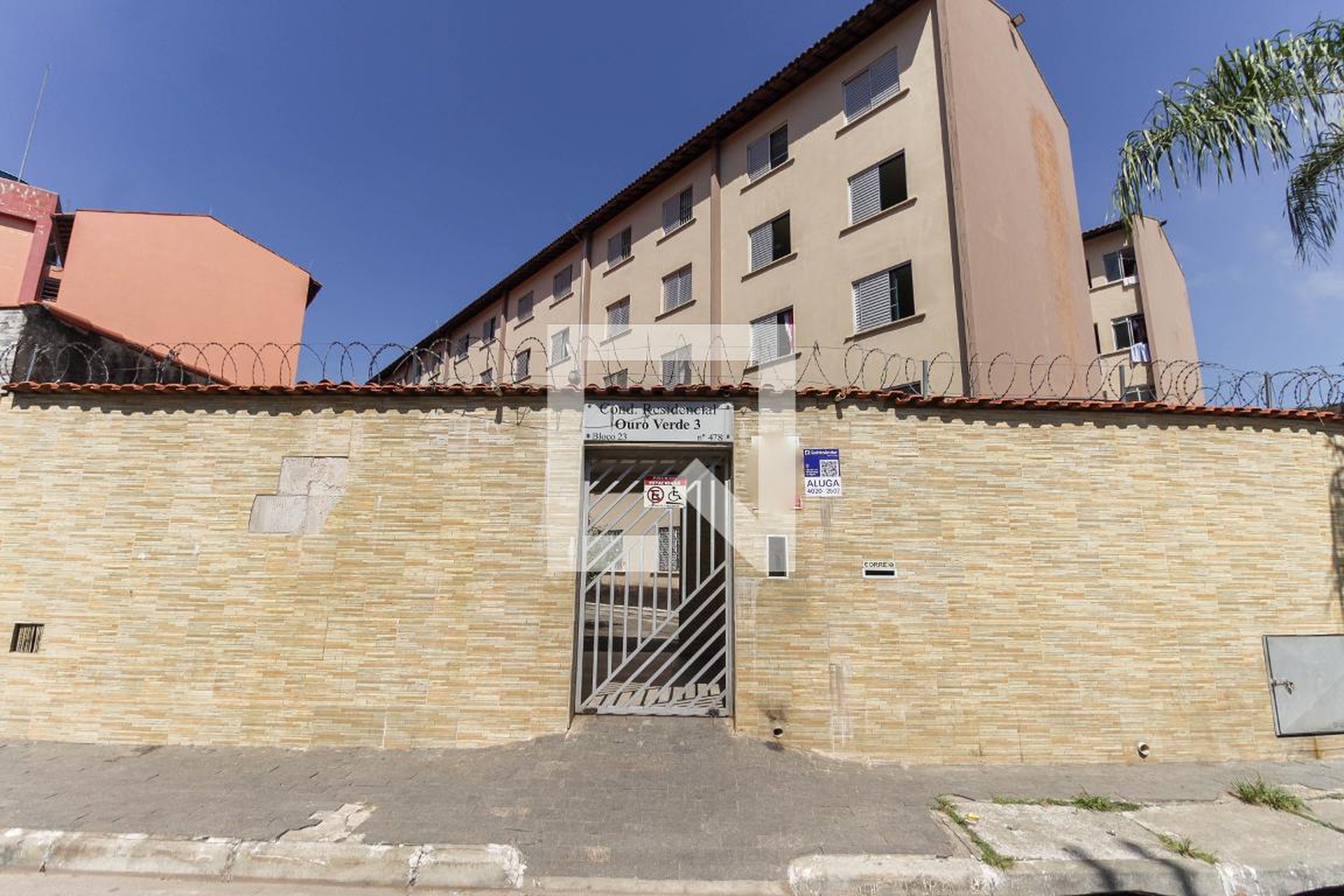 Fachada do Prédio Condomínio em Rua Marinho Arcanjo dos Santos, 478