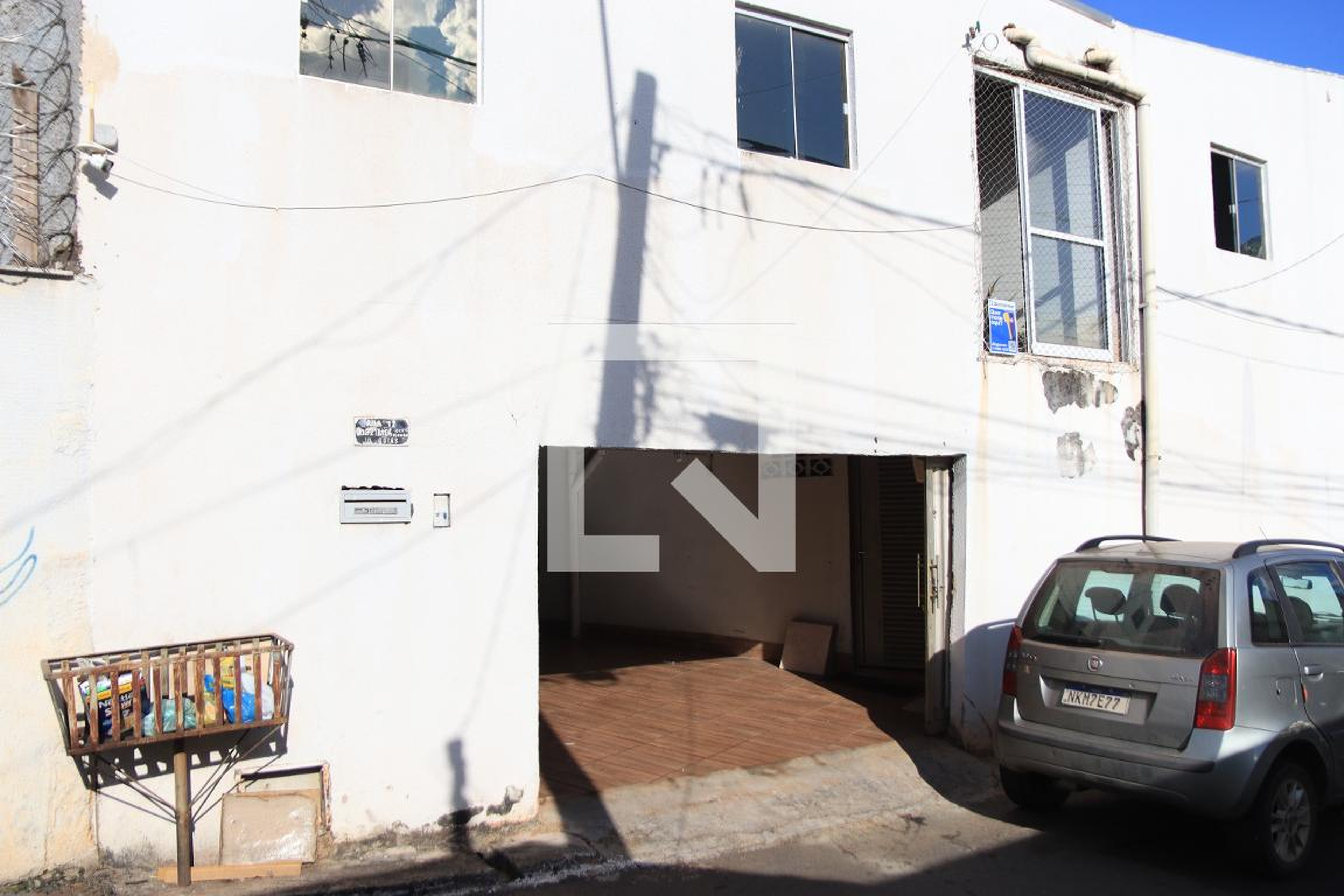 Fachada Condomínio em Rua Doze, 21